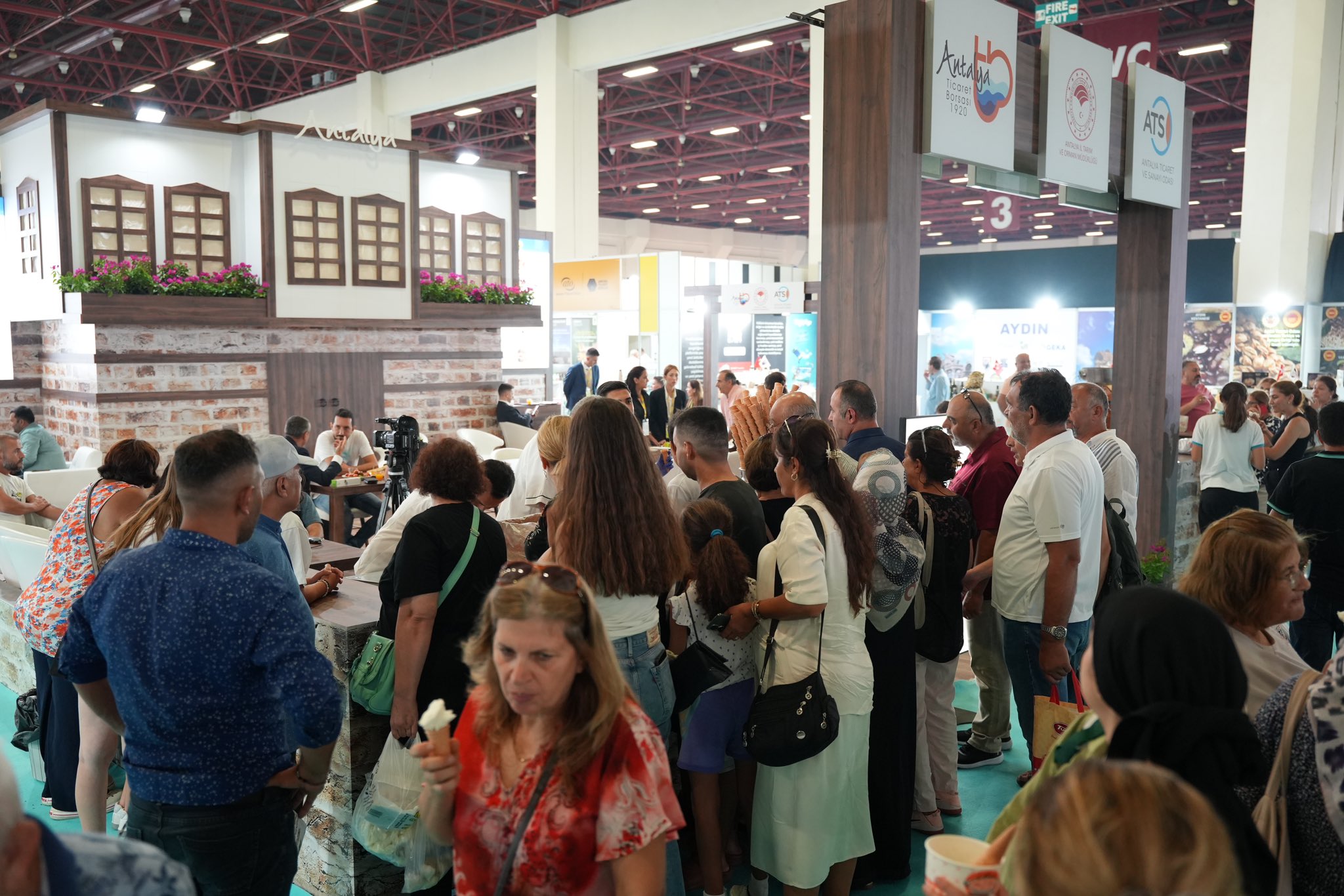 YÖREX’te İkinci Gün Ziyaretçi Akını