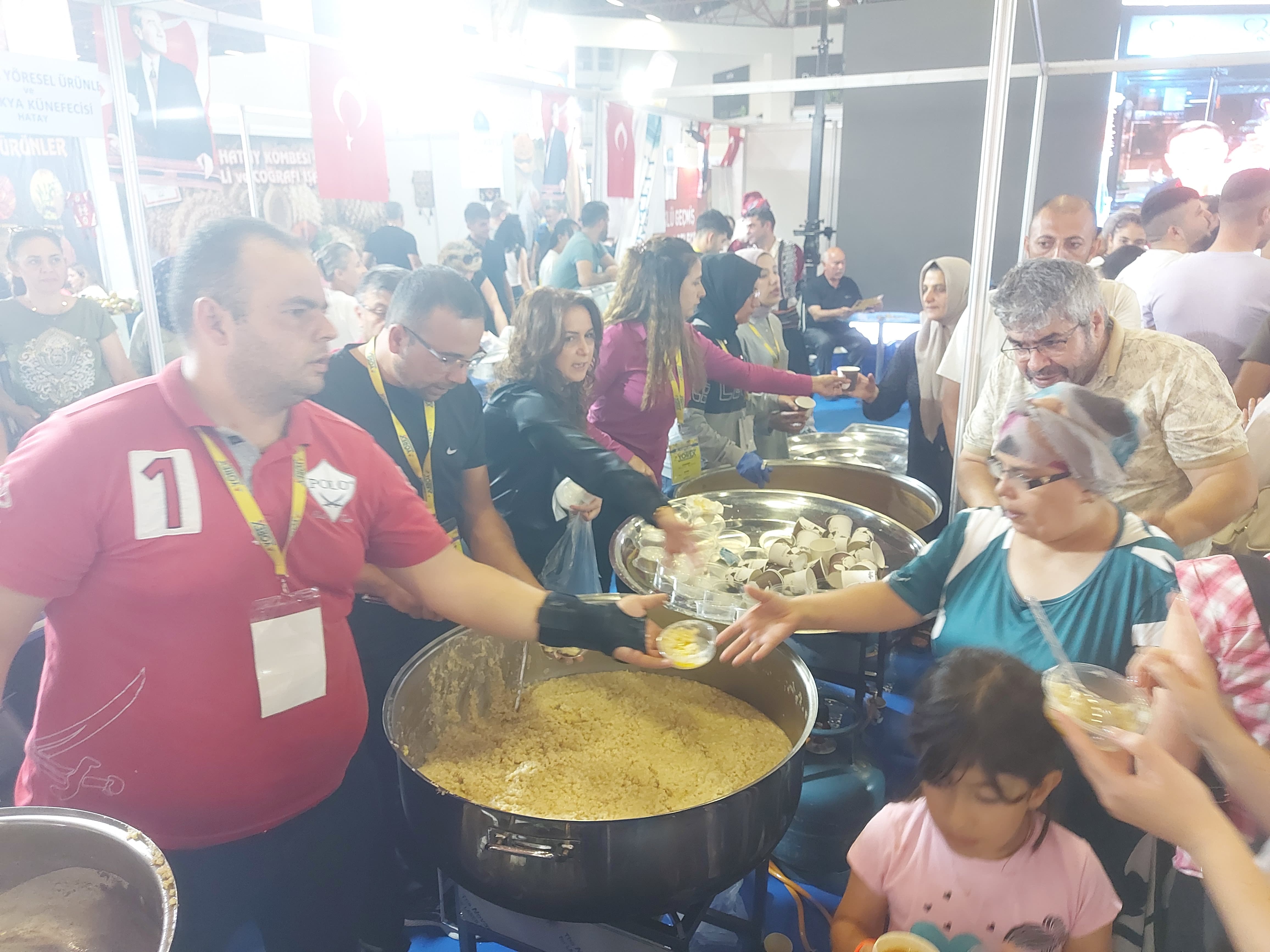 Korkuteli Standında Keşkek ve Eğlence Dolu Anlar Yaşandı!