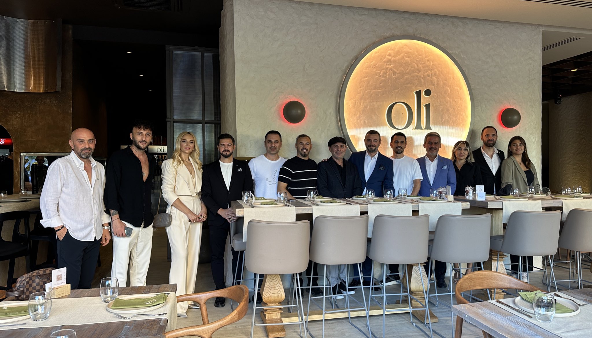 Antalya Yeni Bir Mekan Kazandı: Oli Restoran Görkemli Bir Törenle Açıldı