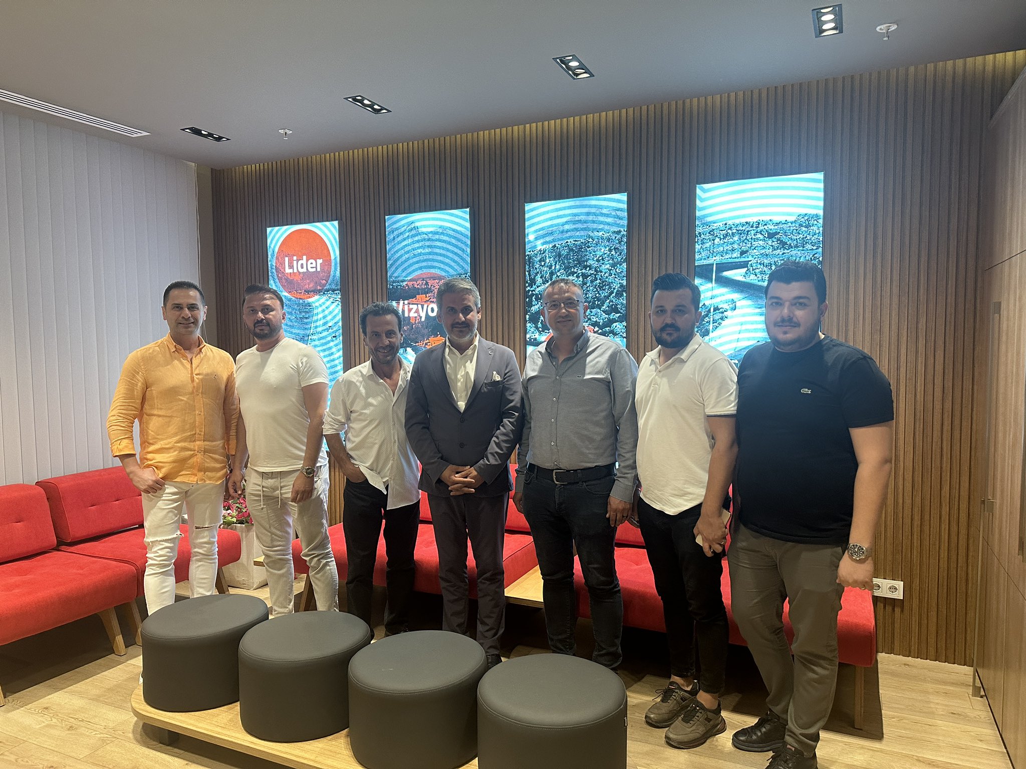 Antalya İş İnsanları Derneği Üyeleri Anteras Business Cafe’de Buluştu