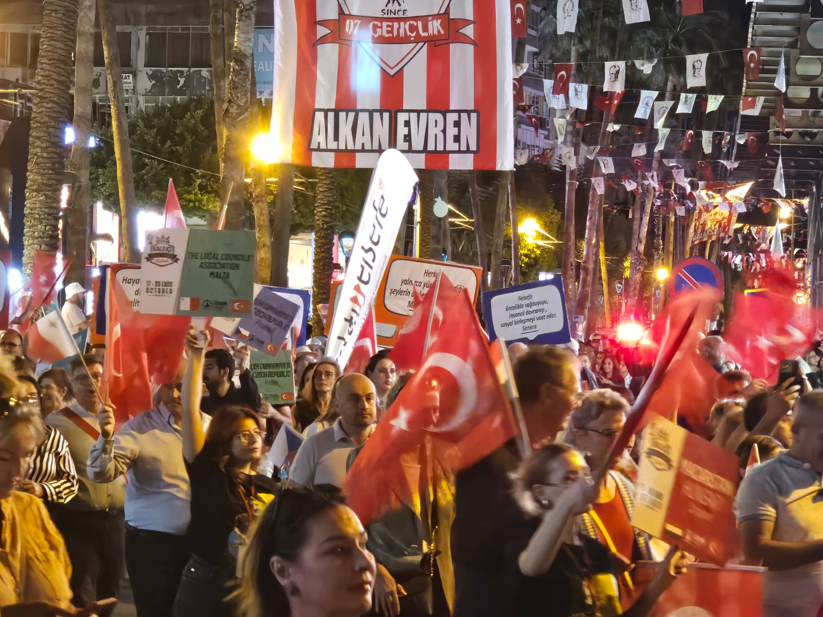 Kaleiçi Old Town Festivali Renkli Kortejiyle Başladı