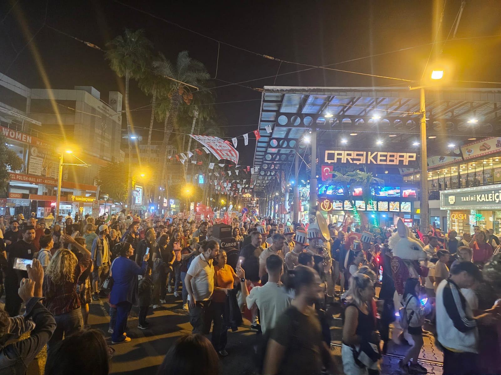 Kaleiçi Old Town Festivali Renkli Kortejiyle Başladı
