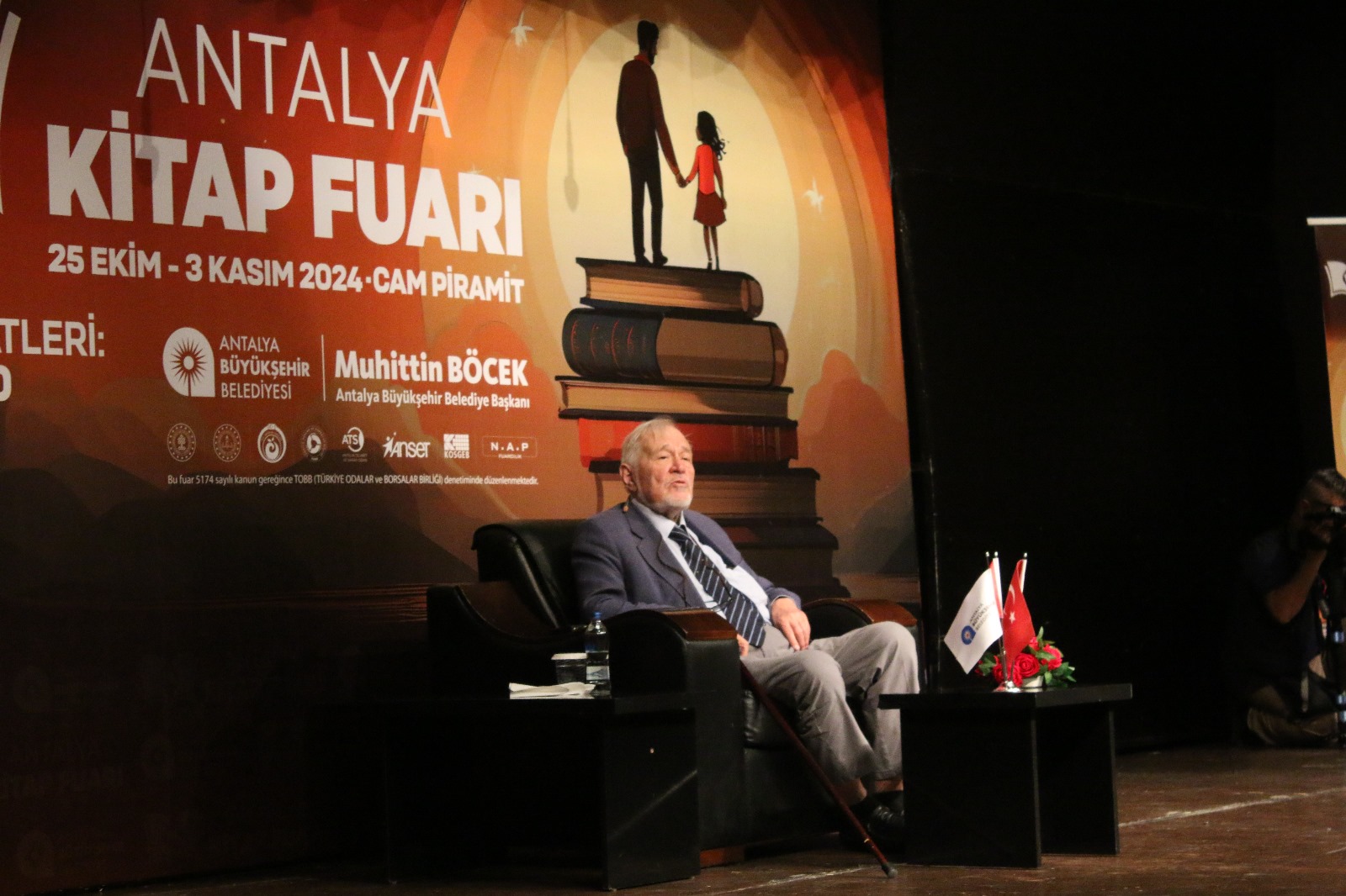 Antalya Kitap Fuarı’nda Prof. Dr. İlber Ortaylı Söyleşisi Yoğun İlgi Gördü