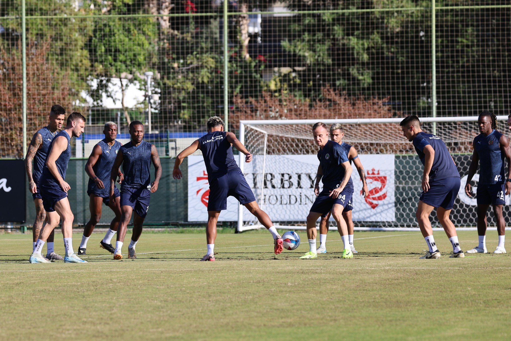 Alanyaspor, Bugün Oynayacağı Antalyaspor Maçına Hazır