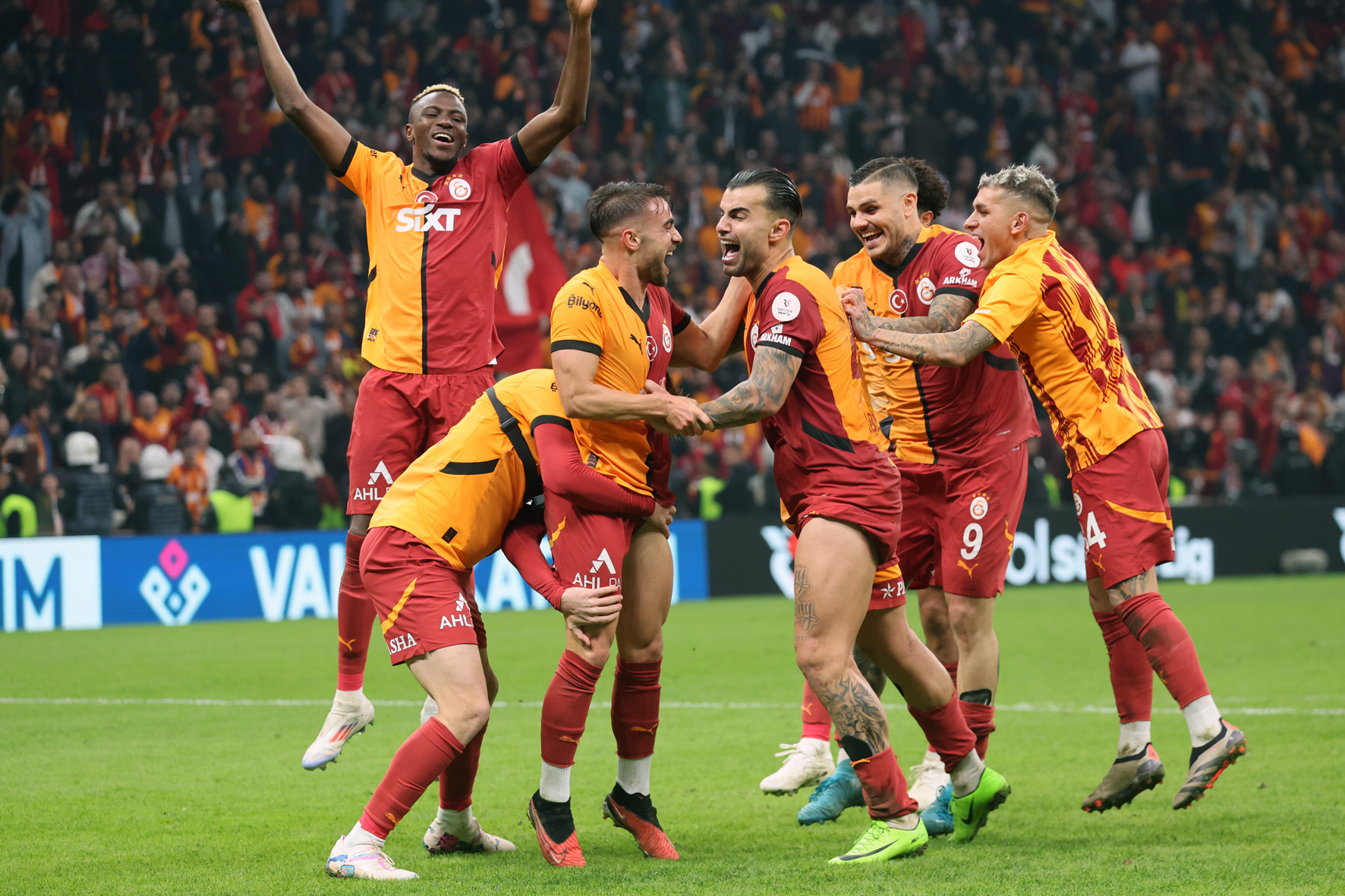 Galatasaray, derbide Beşiktaş’ı duran toplarla çözdü