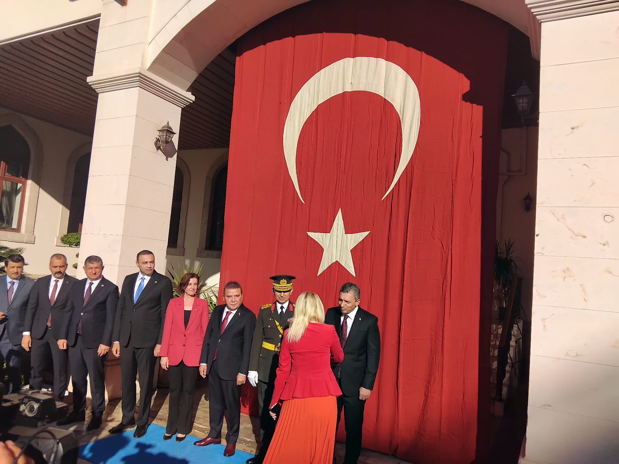 Antalya Valisi Şahin Tebrigatları Kabul Etti