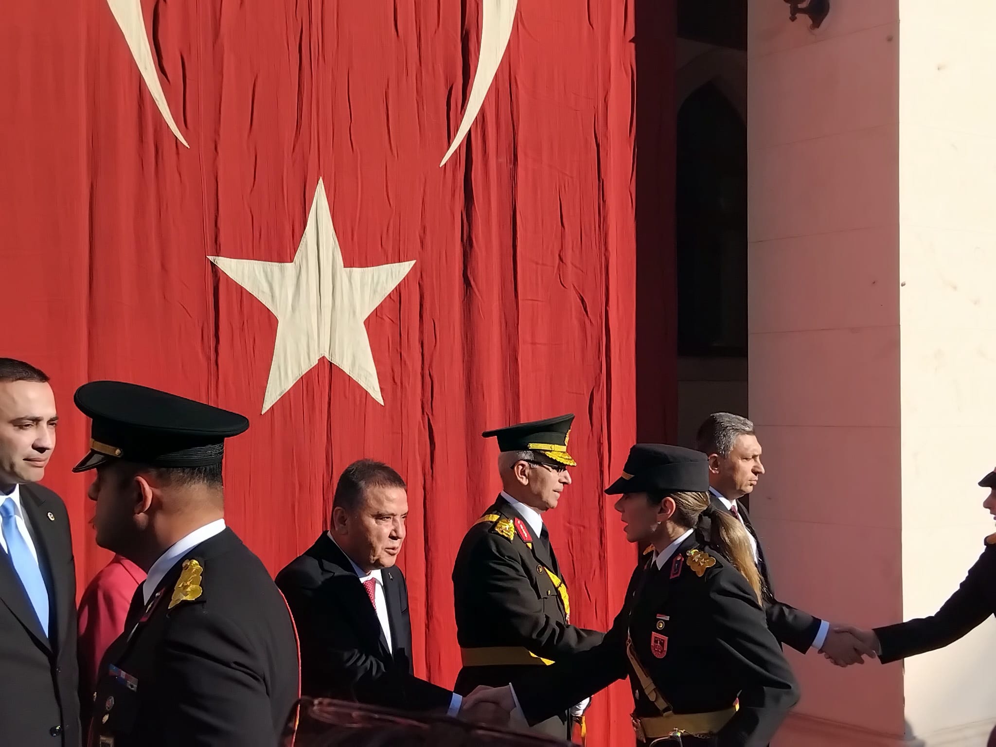 Antalya Valisi Şahin Tebrigatları Kabul Etti