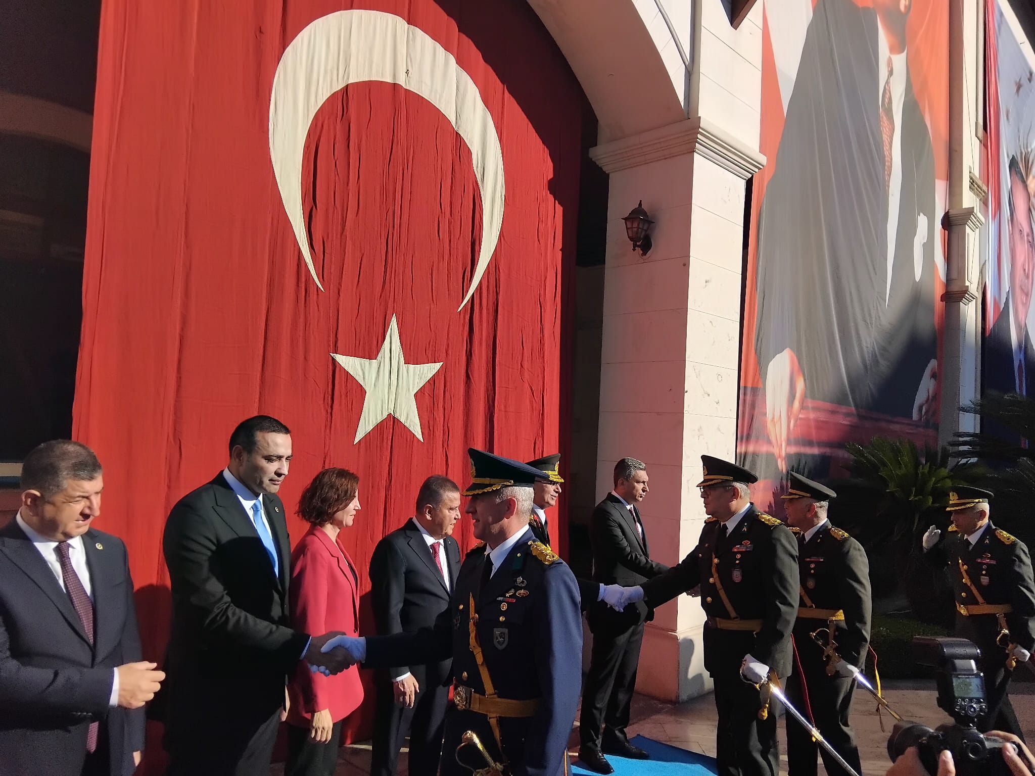 Antalya Valisi Şahin Tebrigatları Kabul Etti