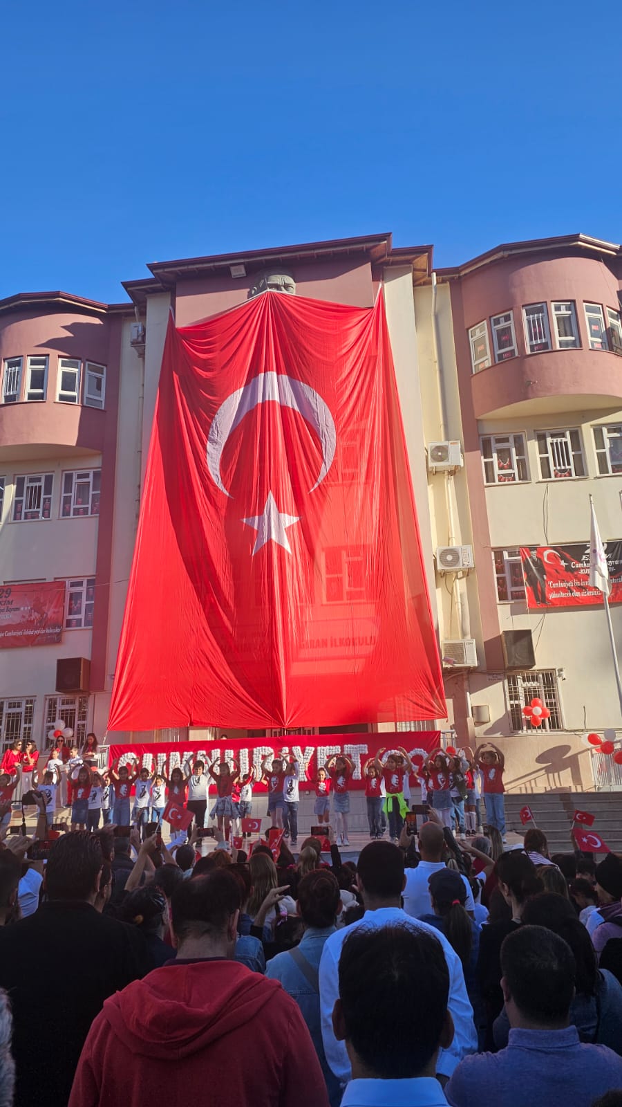 Hanım Ömer Çağıran İlkokulu’nda Cumhuriyet’in 101. Yılı Coşkusu