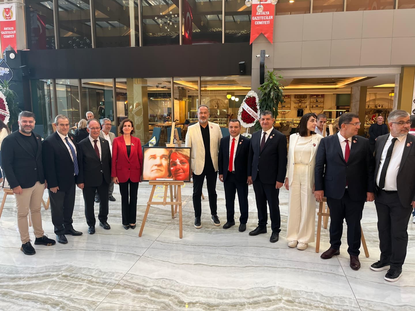 Antalya Gazeteciler Cemiyetinden Cumhuriyet’in 101. Yılına Özel Anlamlı Sergi