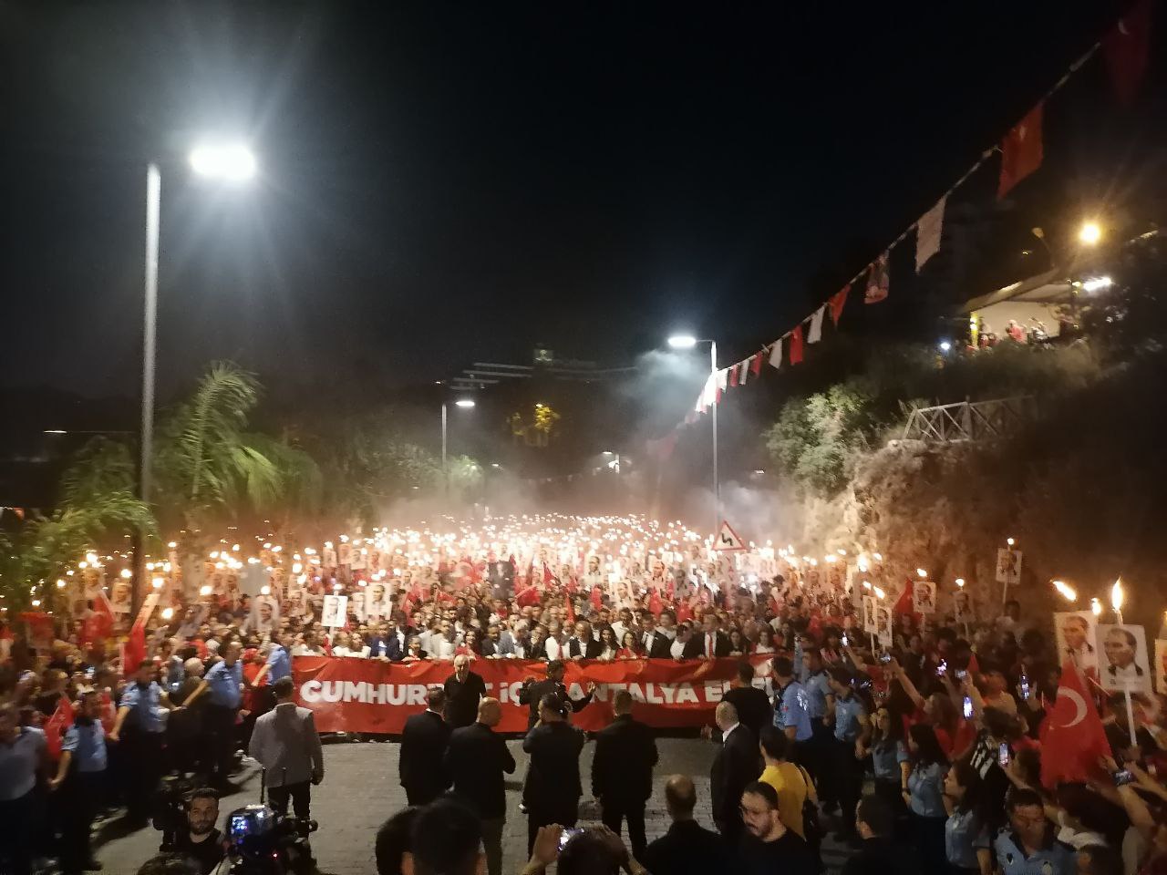 Antalya’da Coşkulu Fener Alayı