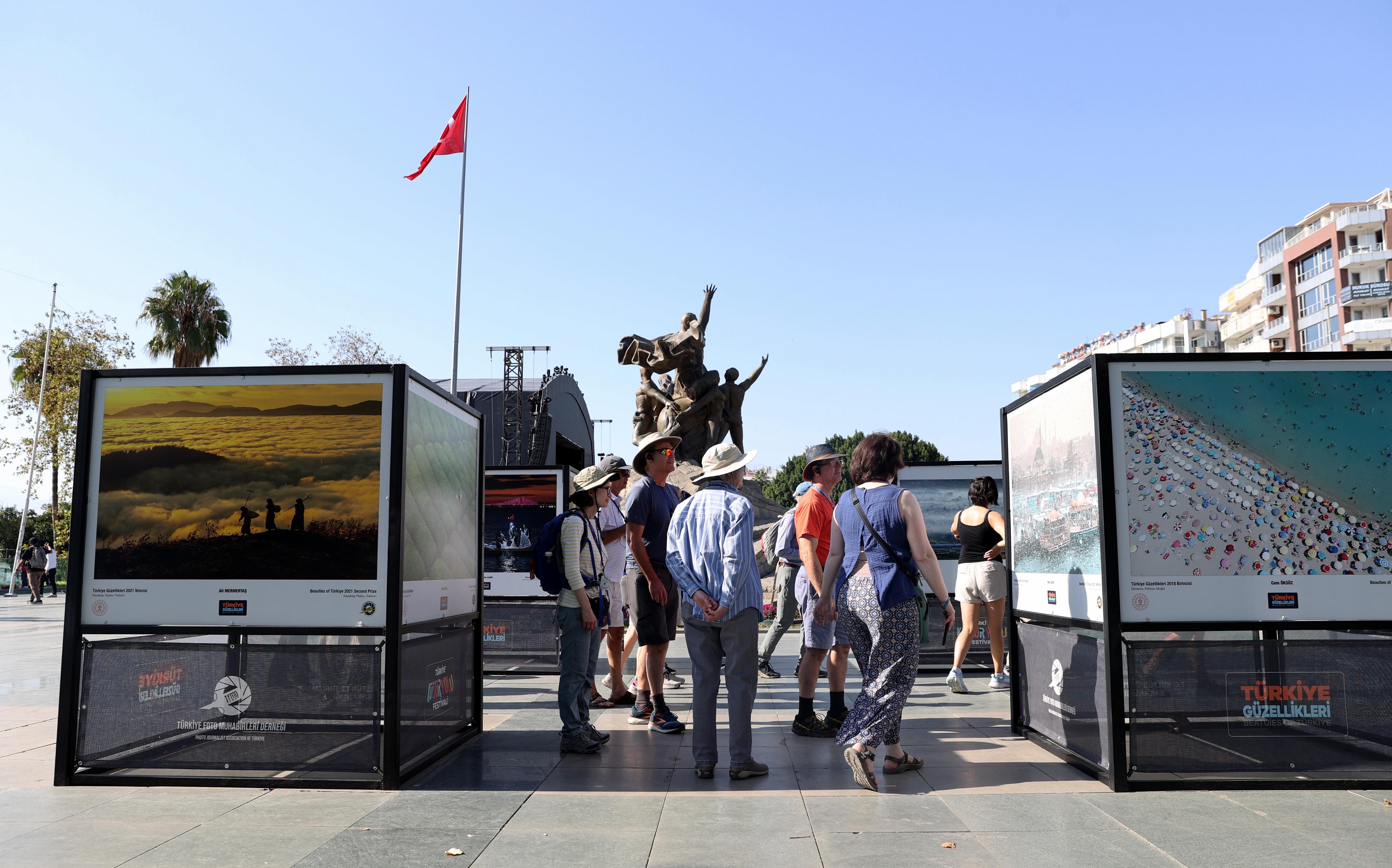 Türkiye Güzellikleri Antalya'da Sergileniyor