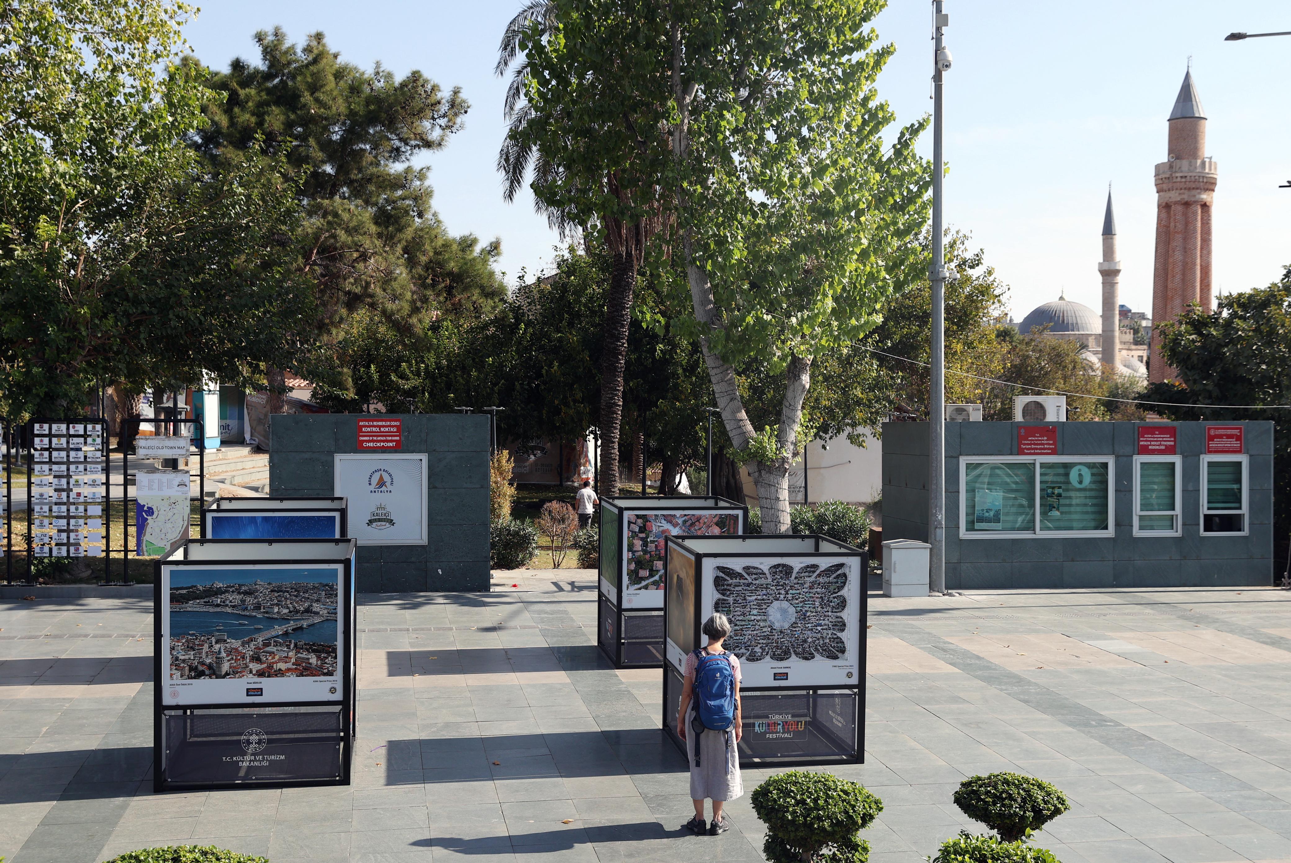 Türkiye Güzellikleri Antalya'da Sergileniyor