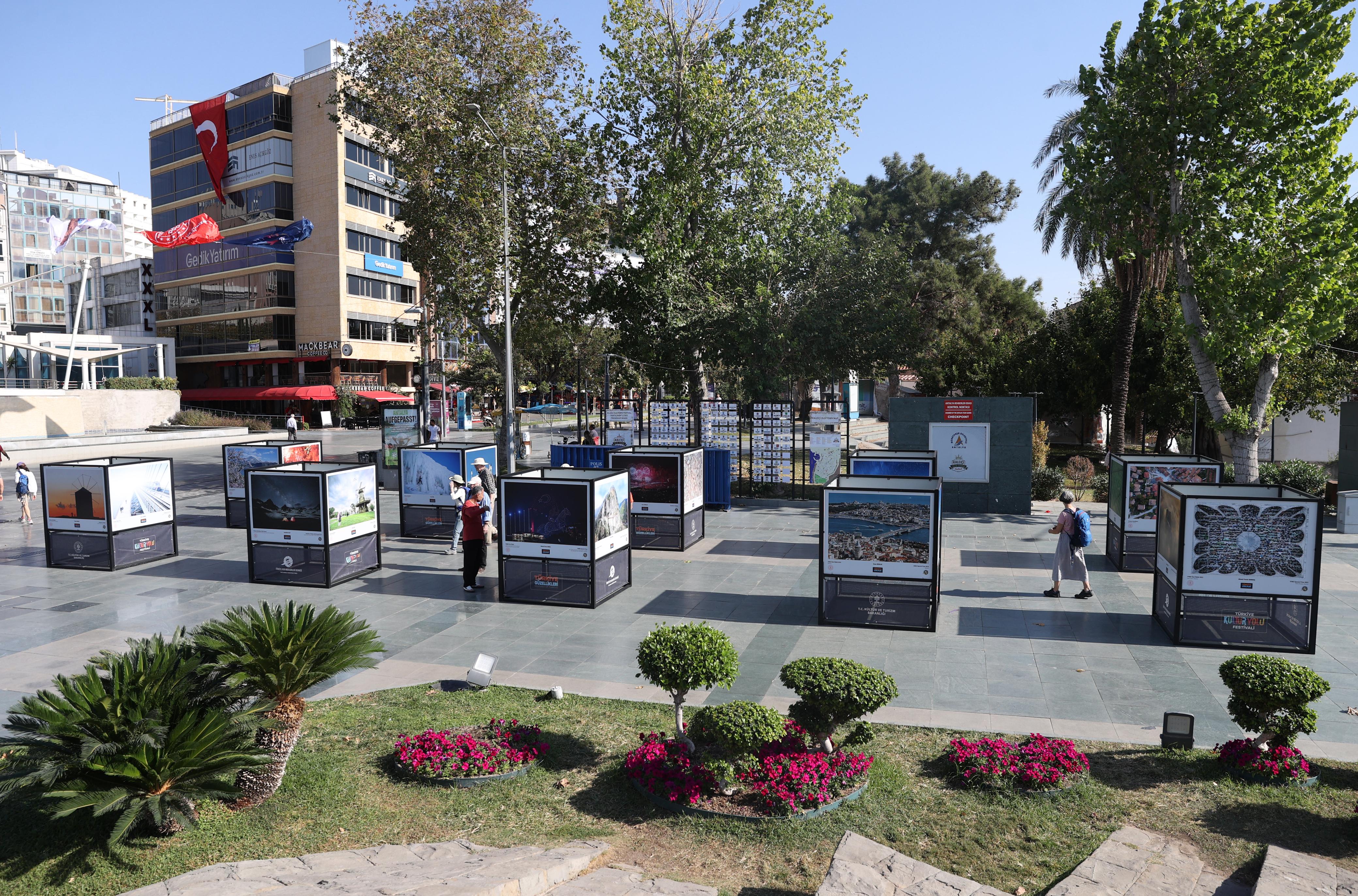 Türkiye Güzellikleri Antalya'da Sergileniyor