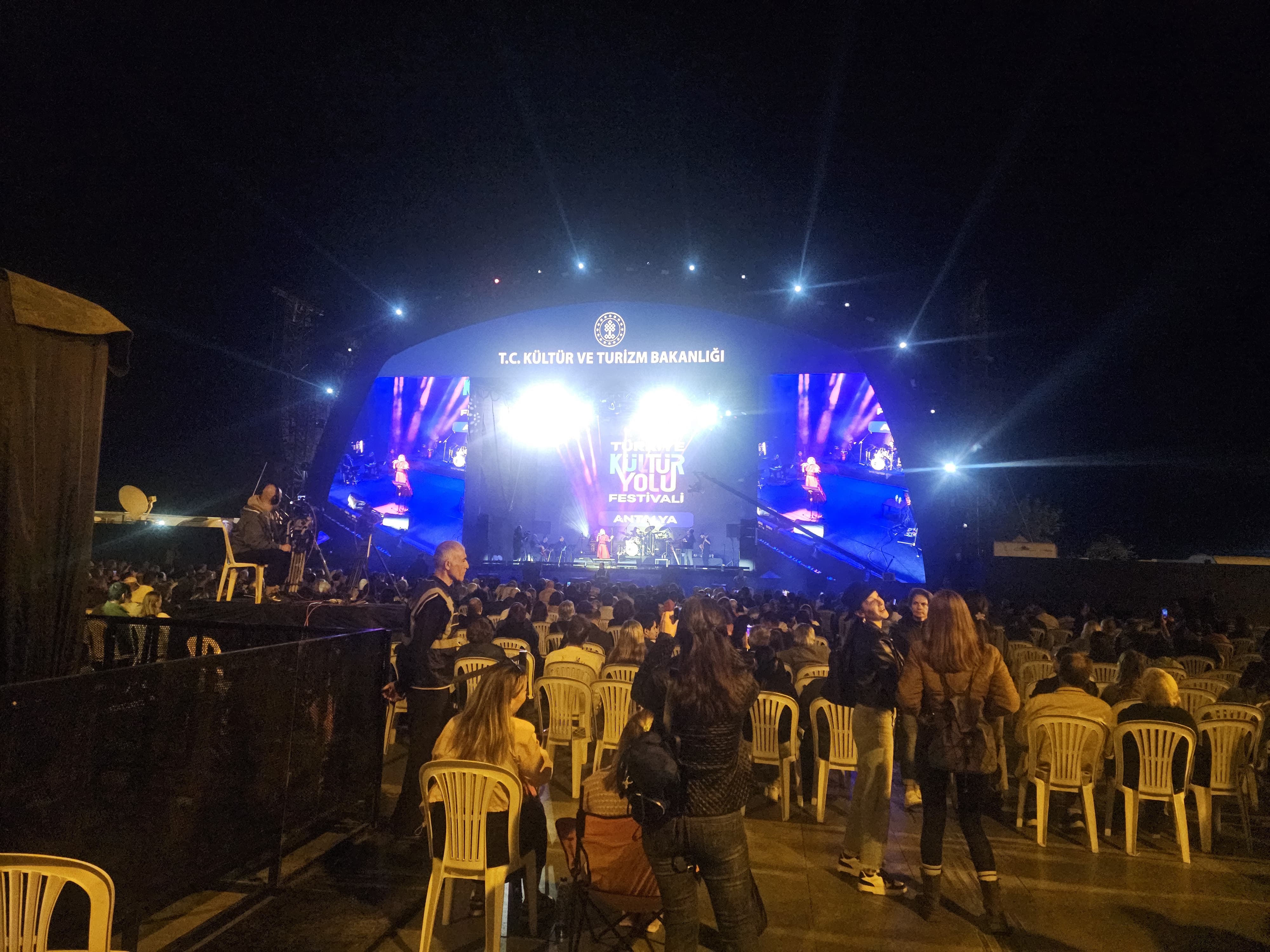 Dolapdere Big Gang Grubu Antalya’da Sahne Aldı