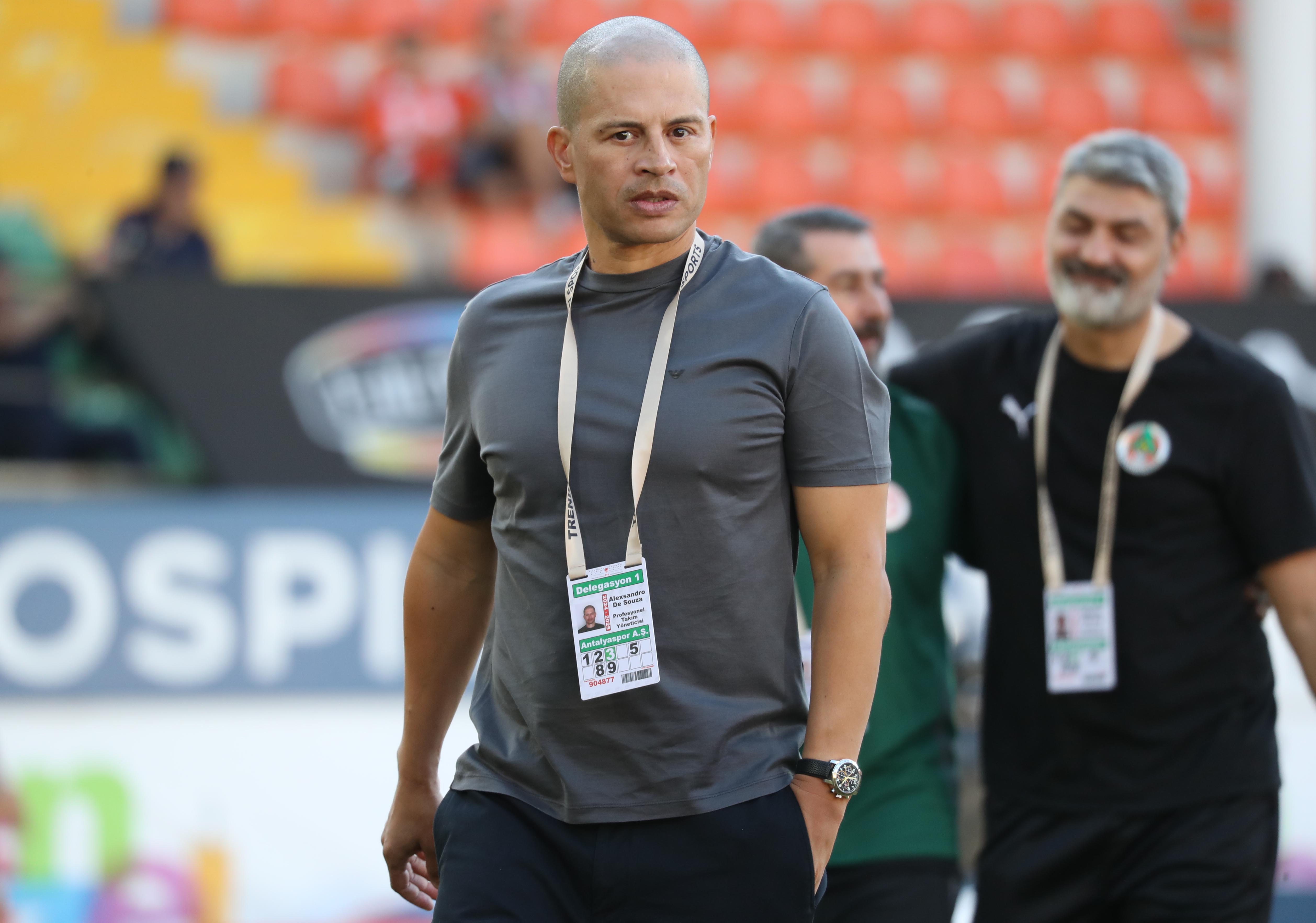Antalyaspor, Bodrum FK’yı Ağırlıyor: Eski Takım Arkadaşları Alex De Souza ve Volkan Demirel Karşı Karşıya