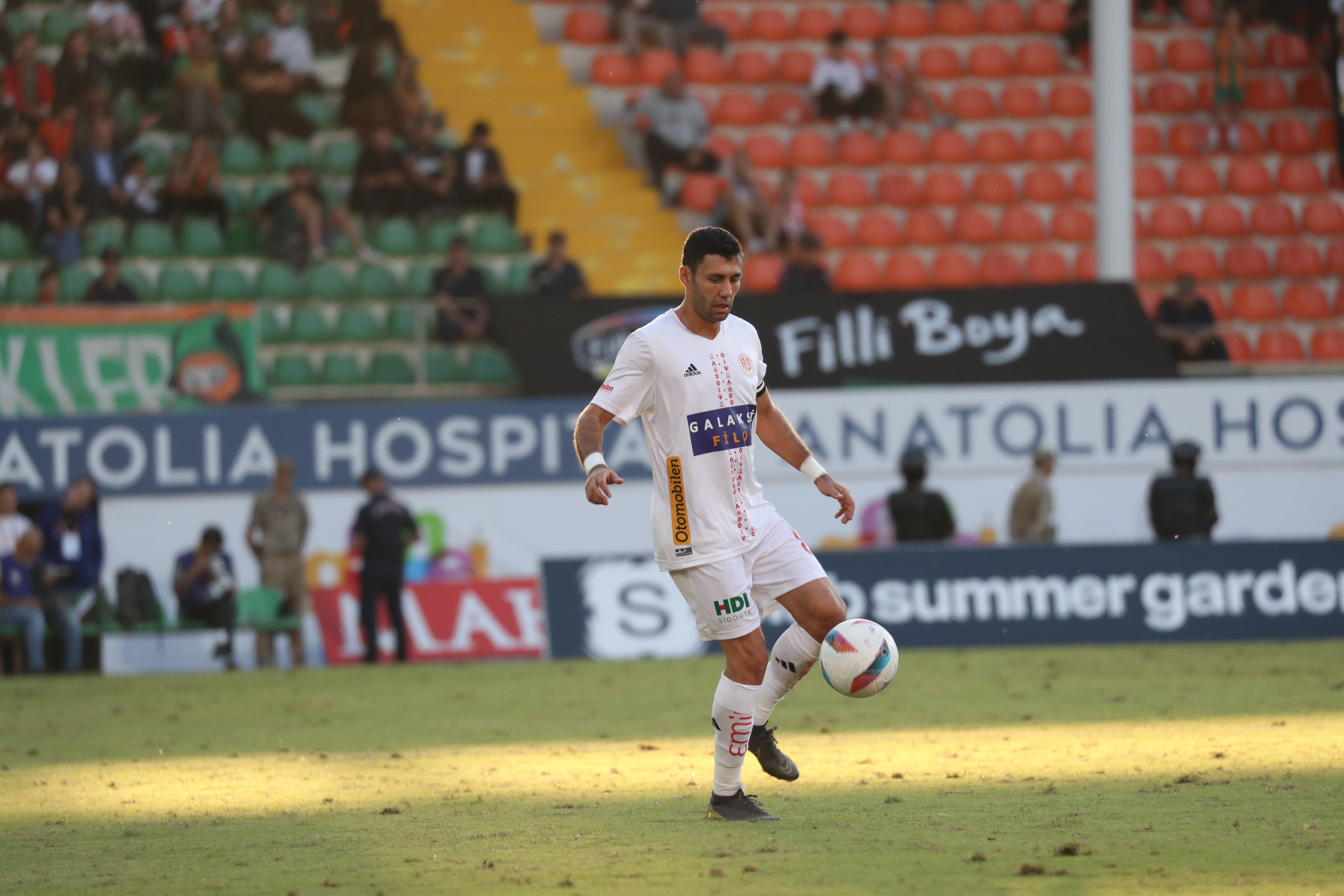 Antalyaspor, Bodrum FK’yı Ağırlıyor: Eski Takım Arkadaşları Alex De Souza ve Volkan Demirel Karşı Karşıya