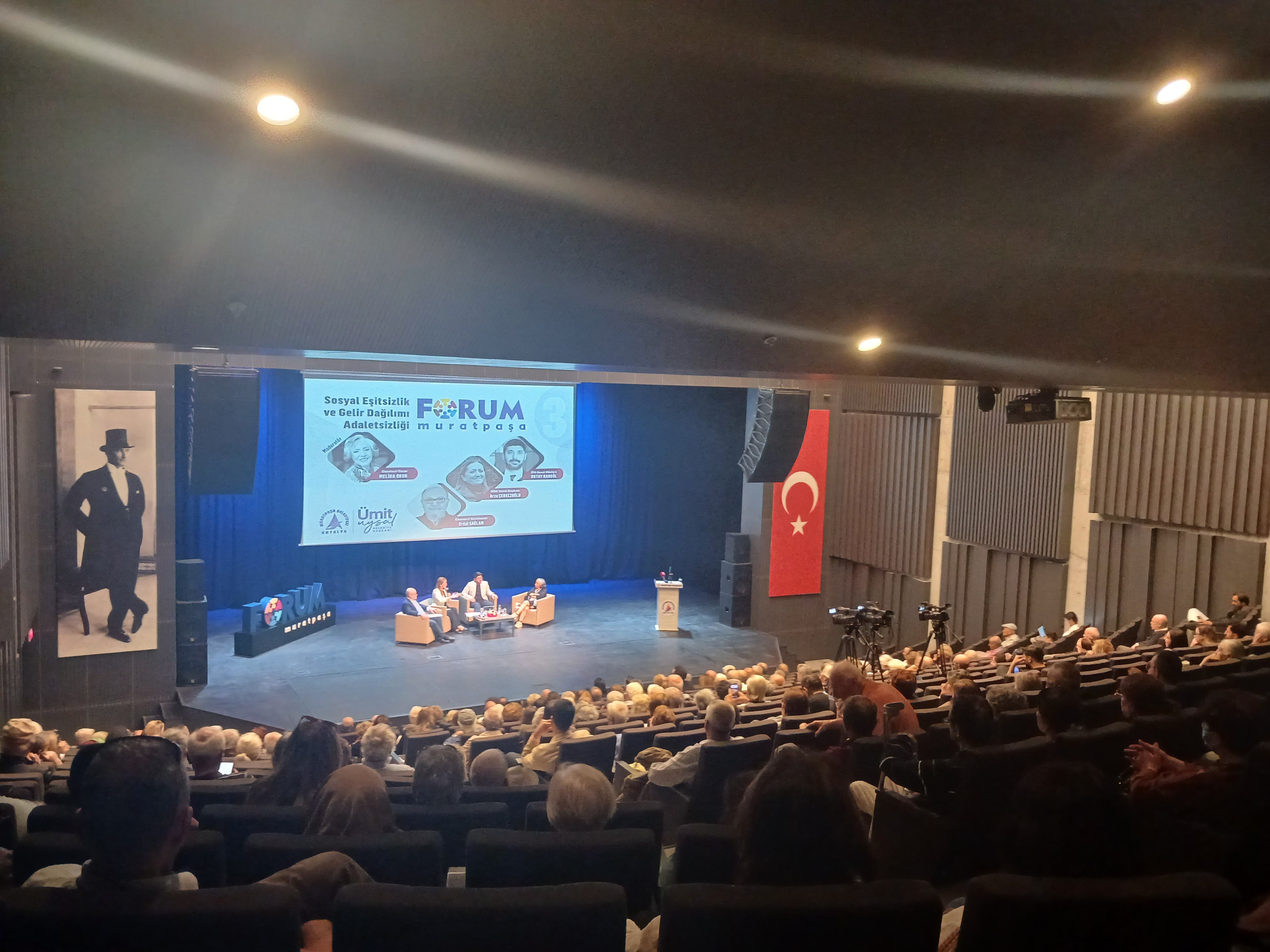Forum Muratpaşa’da “Sosyal Eşitsizlik ve Gelir Dağılımı Adaletsizliği”