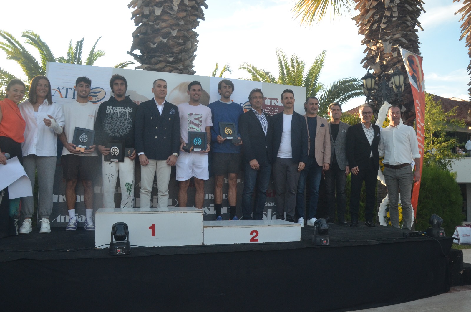 Tenis turnuvasında ödüller sahiplerini buldu