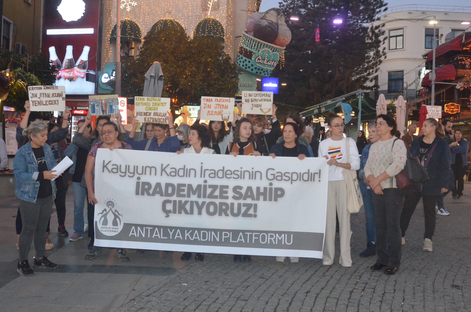 Sert: ‘Yüksek Sesle Hayır Demek İçin Toplandık’