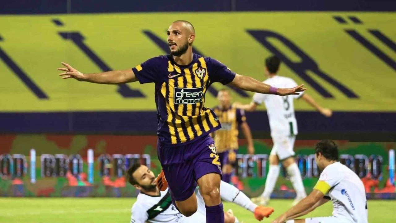 A Milli Futbol Takımı’nda Kutucu Sakatlandı 