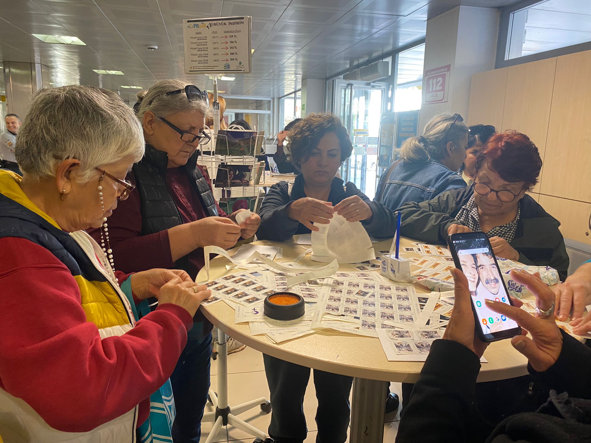 Antalya Kadın Platformu'ndan Mahpus Kadınlara Kartpostal Göndererek Dayanışma Mesajı