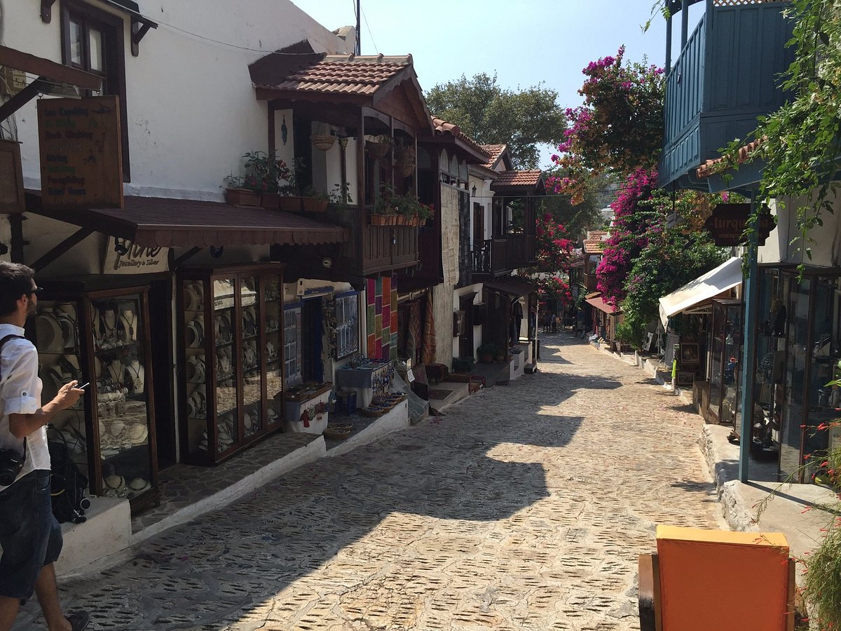 Antalya Kaş'ta Vatandaşlar Su Kesintilerinden Şikayetçi