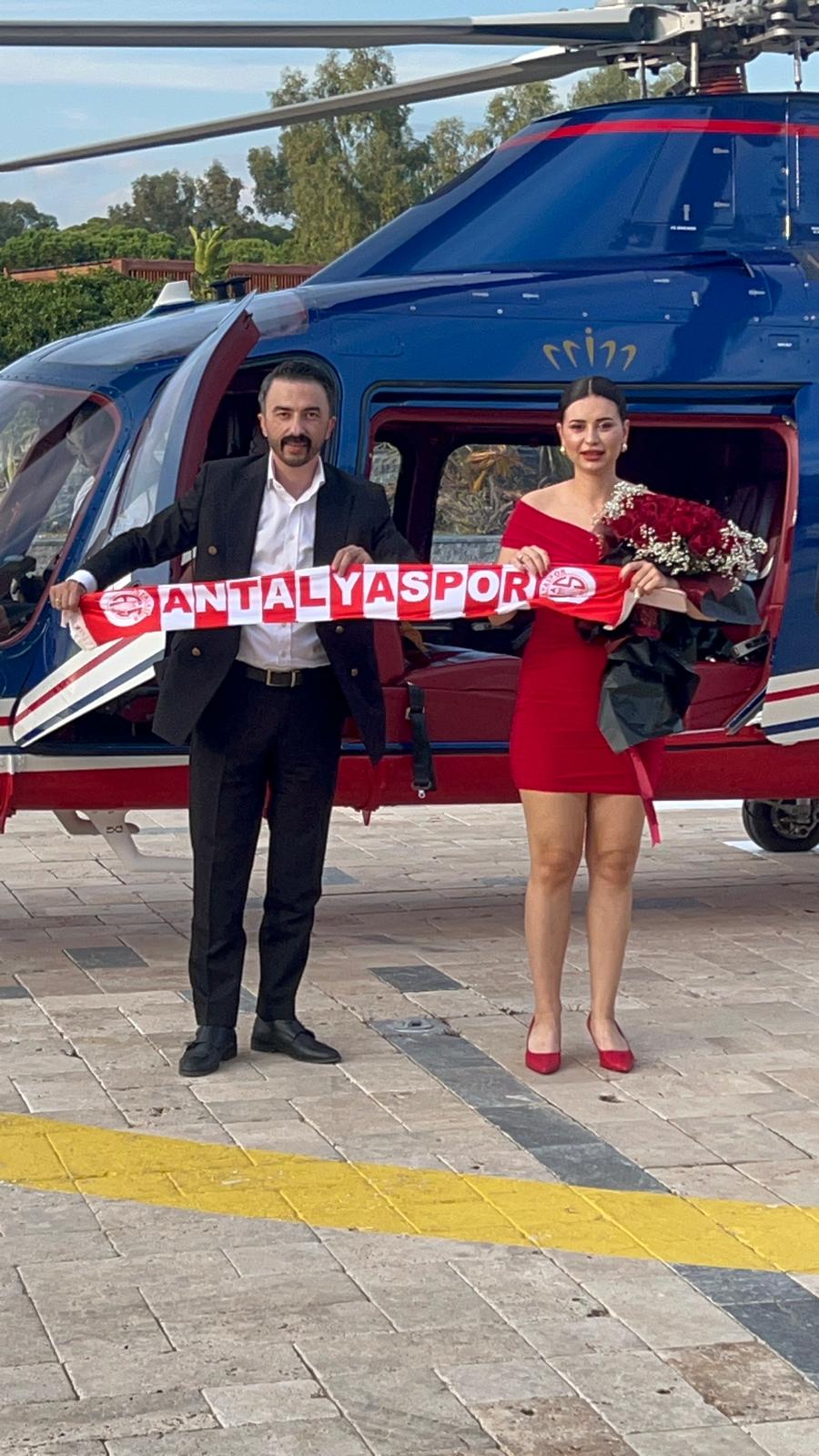 Ahmet Butgül Romantizmi Göklere Taşıdı! Gökyüzünde Evlilik Teklifi