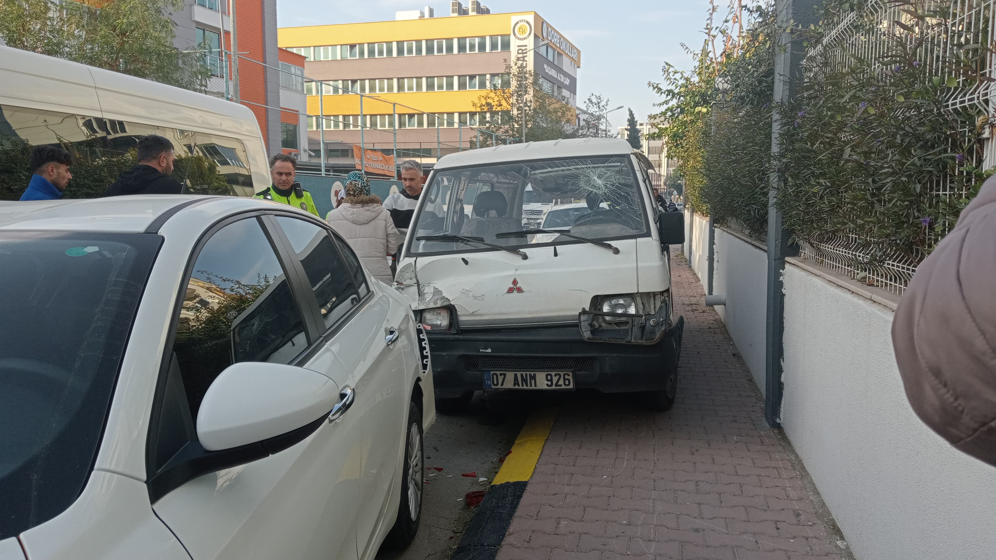 Antalya’da Çaldığı Minibüsle 30 Kilometre Kaçan Adam Yakalandı