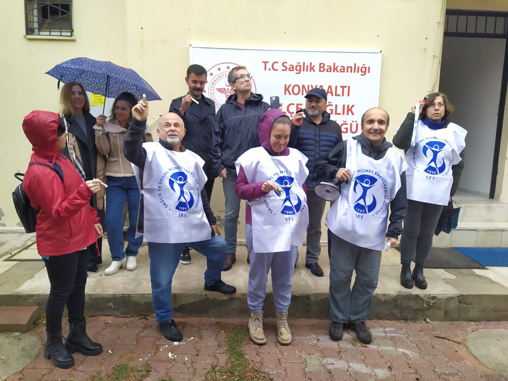 Sağlık Emekçileri Sağlığa “Bakan” Arıyor!