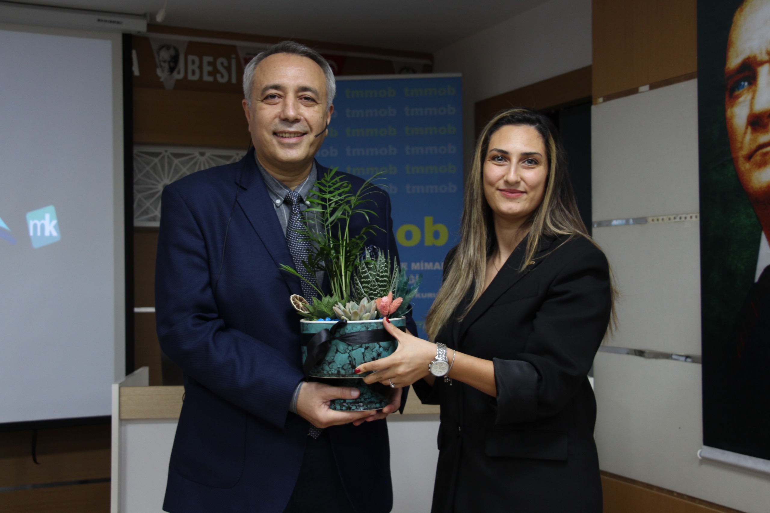 Antalya’da “Alt Yazılarıyla İnsanı Okumak“ Adlı Psikoloji Söyleşisi Gerçekleştirildi