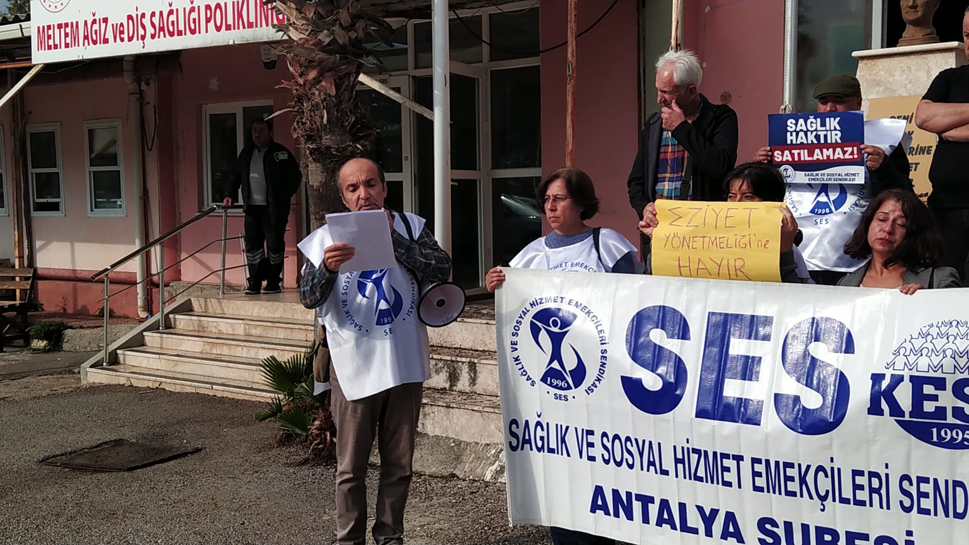 Eylemin Beşinci Gününde Düdük Çaldılar