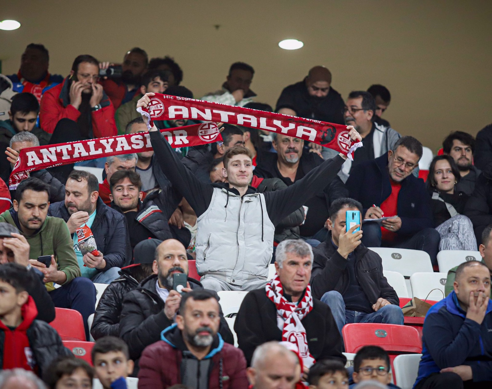 Antalyaspor’da ‘Tek Yürek, Tek Fiyat’ Devam Ediyor
