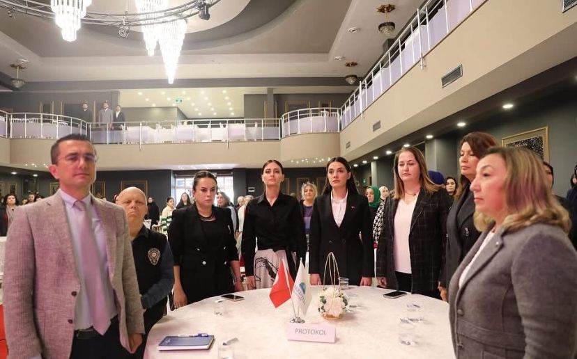 Korkuteli'nde "Kadın ve Hakları" Konulu Konferans Düzenlendi