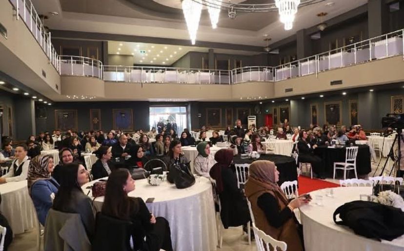Korkuteli'nde "Kadın ve Hakları" Konulu Konferans Düzenlendi