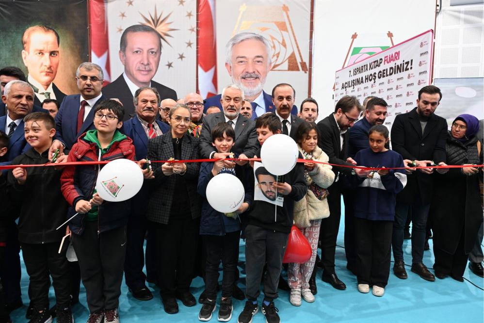 7. Isparta Kitap Fuarı "Kitaplar Gül Açıyor" Temasıyla Açıldı