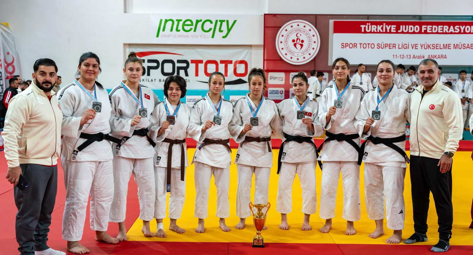 Burdur Belediyesi Kadın Judo Takımı, Süper Lig’e Yükseldi