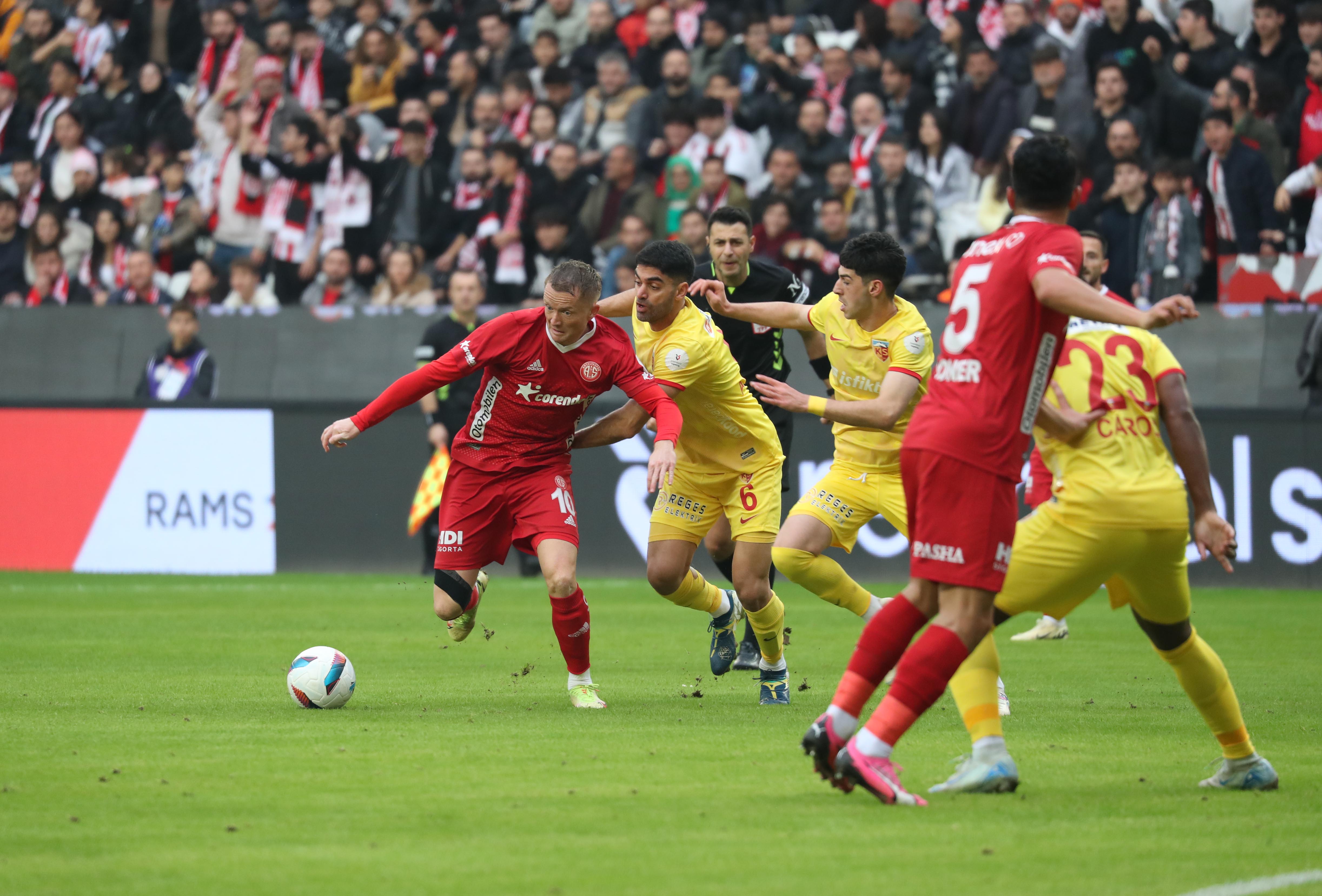 Antalyaspor Evinde 3 Maçtır Kazanıyor