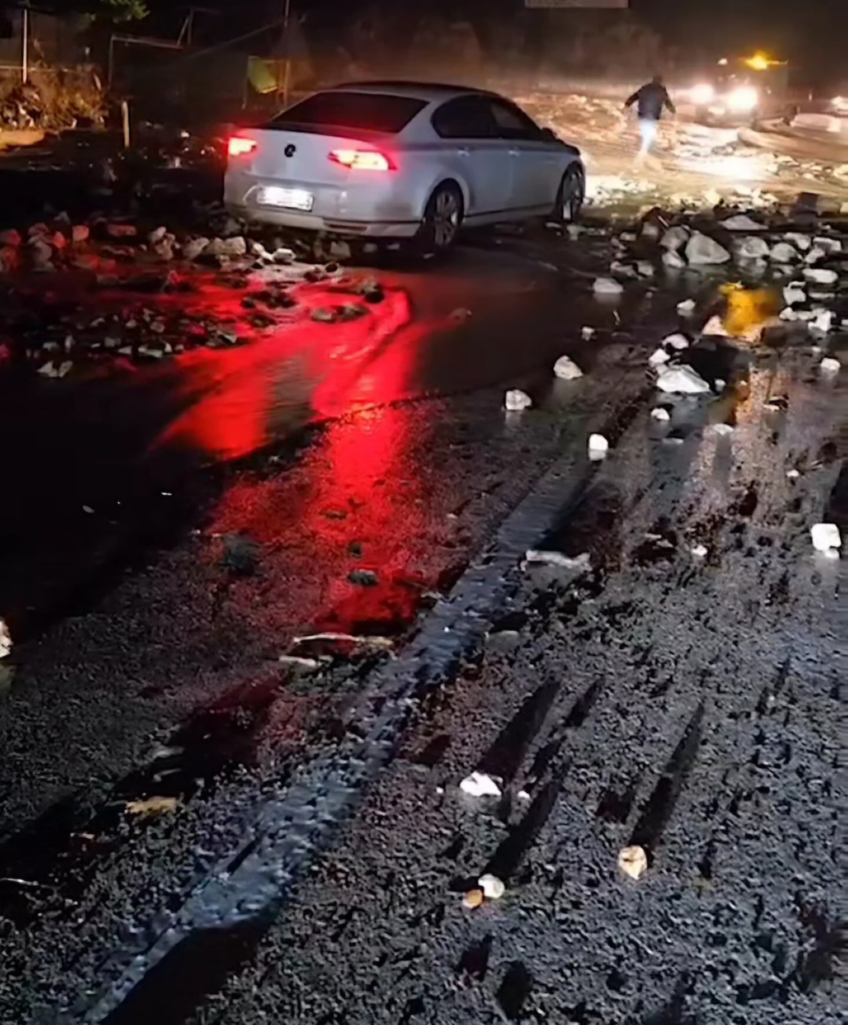 Demre Finike Karayolu Trafiğe Kapandı