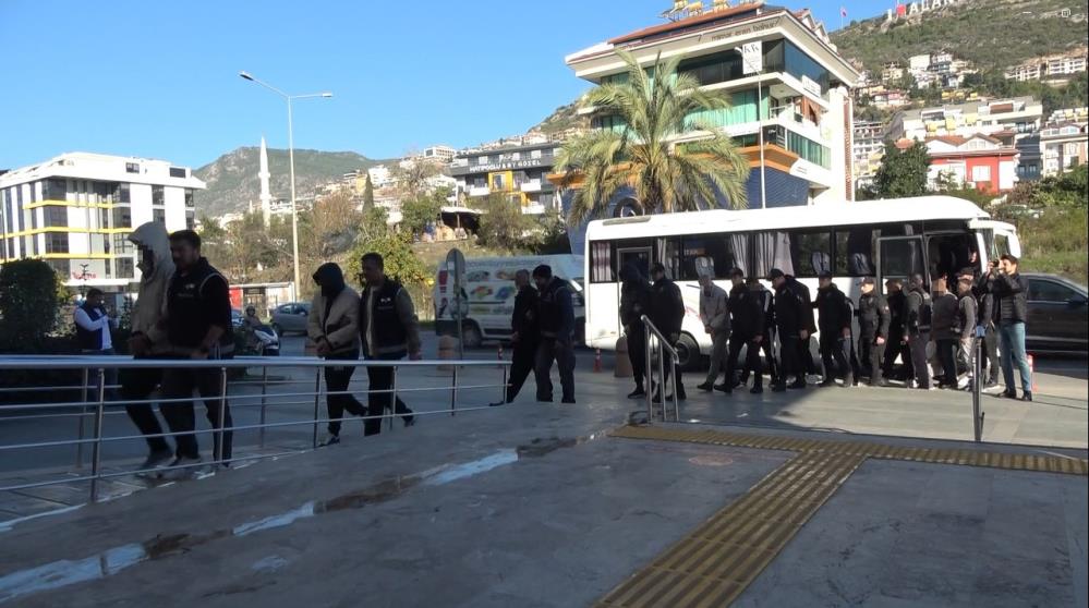 Alanya'da Yasa Dışı Bahis Operasyonu: 13 Kişi Gözaltında