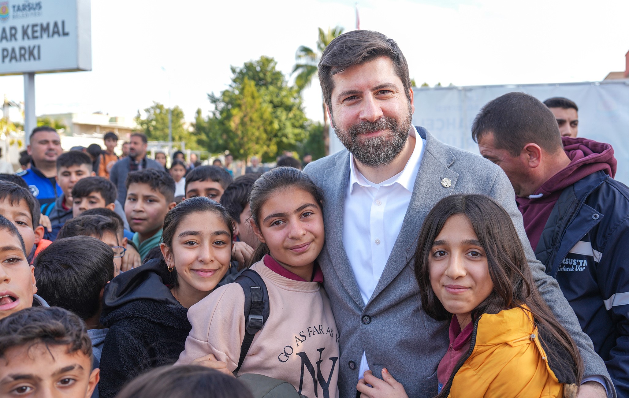 Tarsus Belediyesince yaptırılan Yaşar Kemal Parkı hizmete açıldı