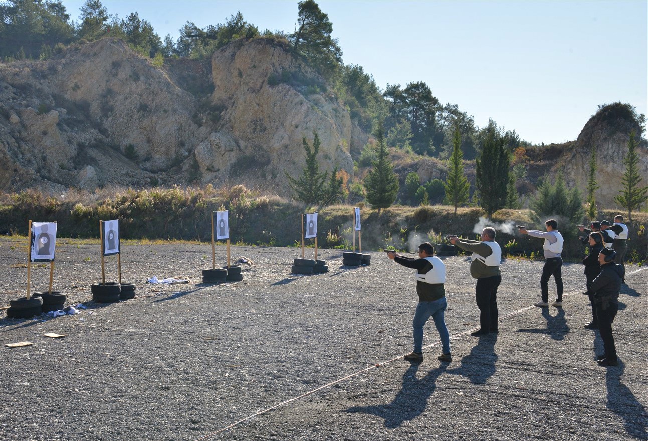 Mersin'de orman muhafaza memurlarına 'silah eğitimi' verildi