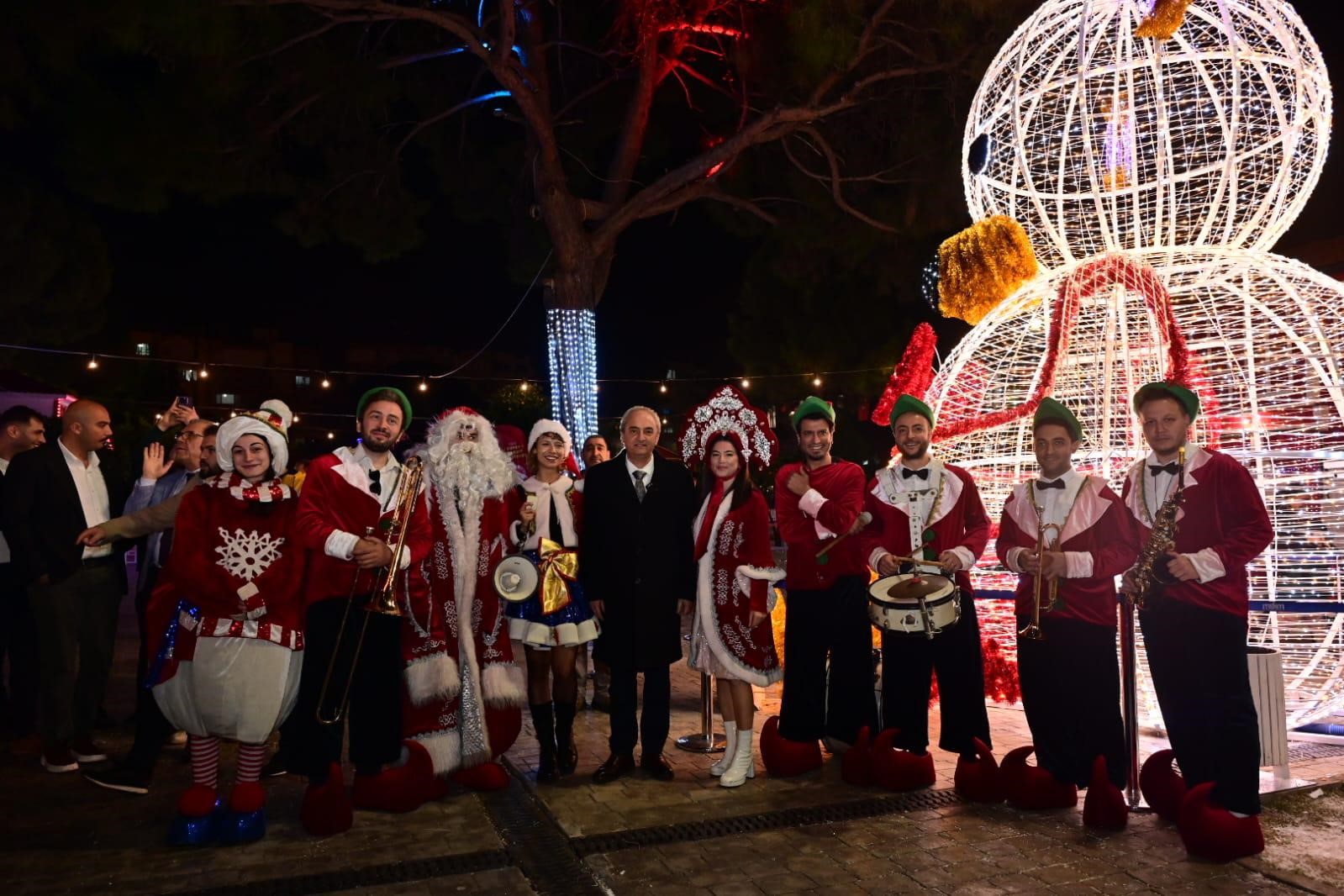 Kepez'de yılbaşı coşkusu DokumaPark'ta başladı