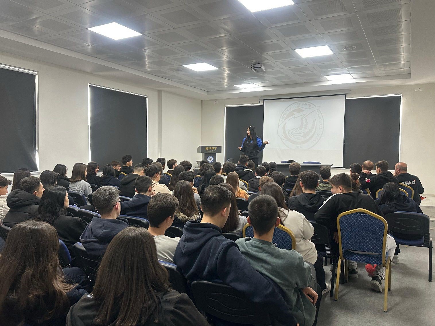 Polisten öğrencilere güvenlik eğitimi