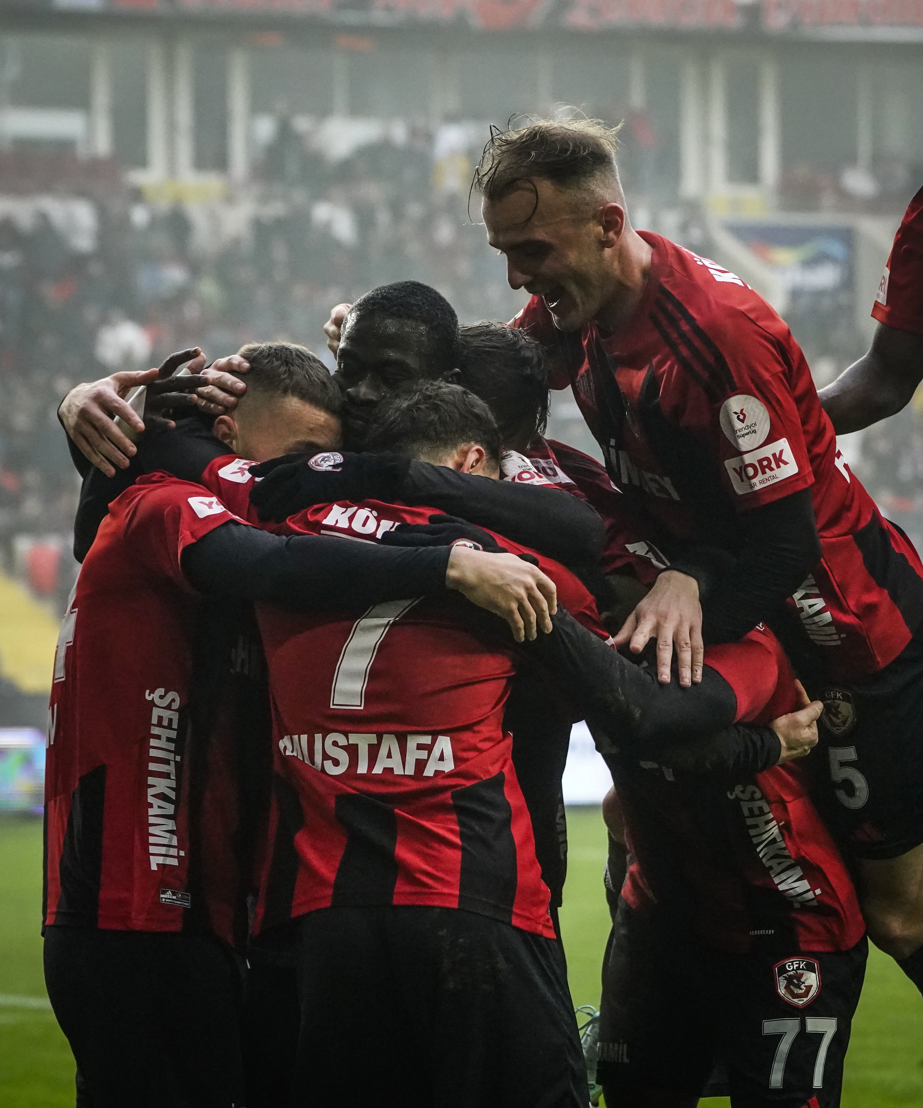 Antalyaspor Önce Golleri Sonra Galibiyeti Kaçırdı