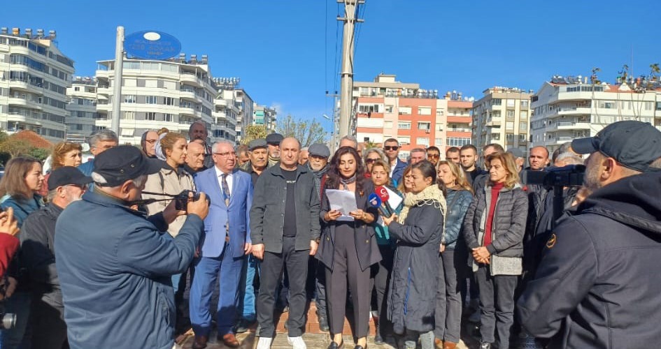 CHP Konyaaltı İlçe Örgütü Yapılmak İstenen Baz İstasyonuna Tepki Gösterdi