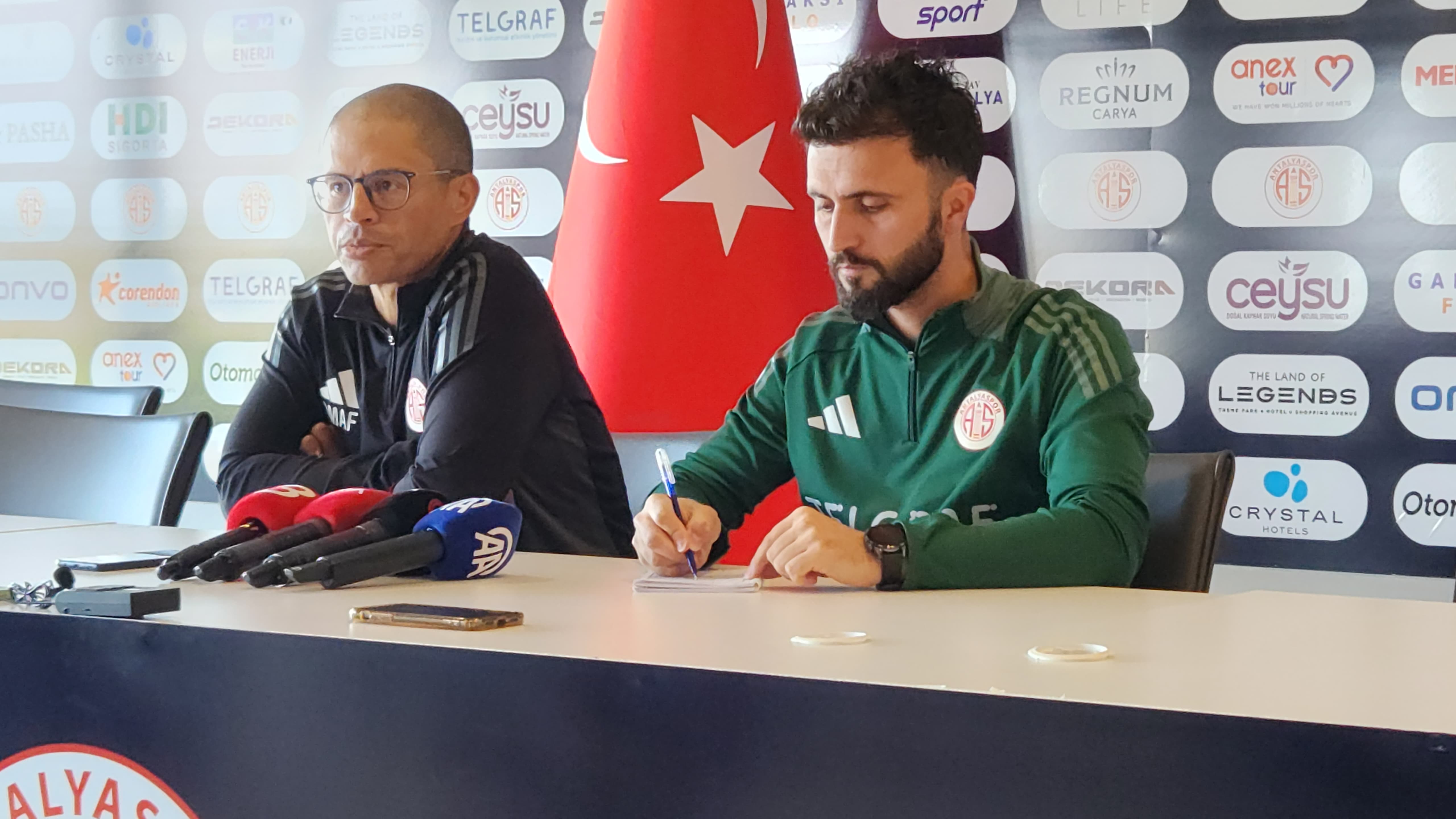 Alex de Souza "Agresif Bir Takım İsterdim"