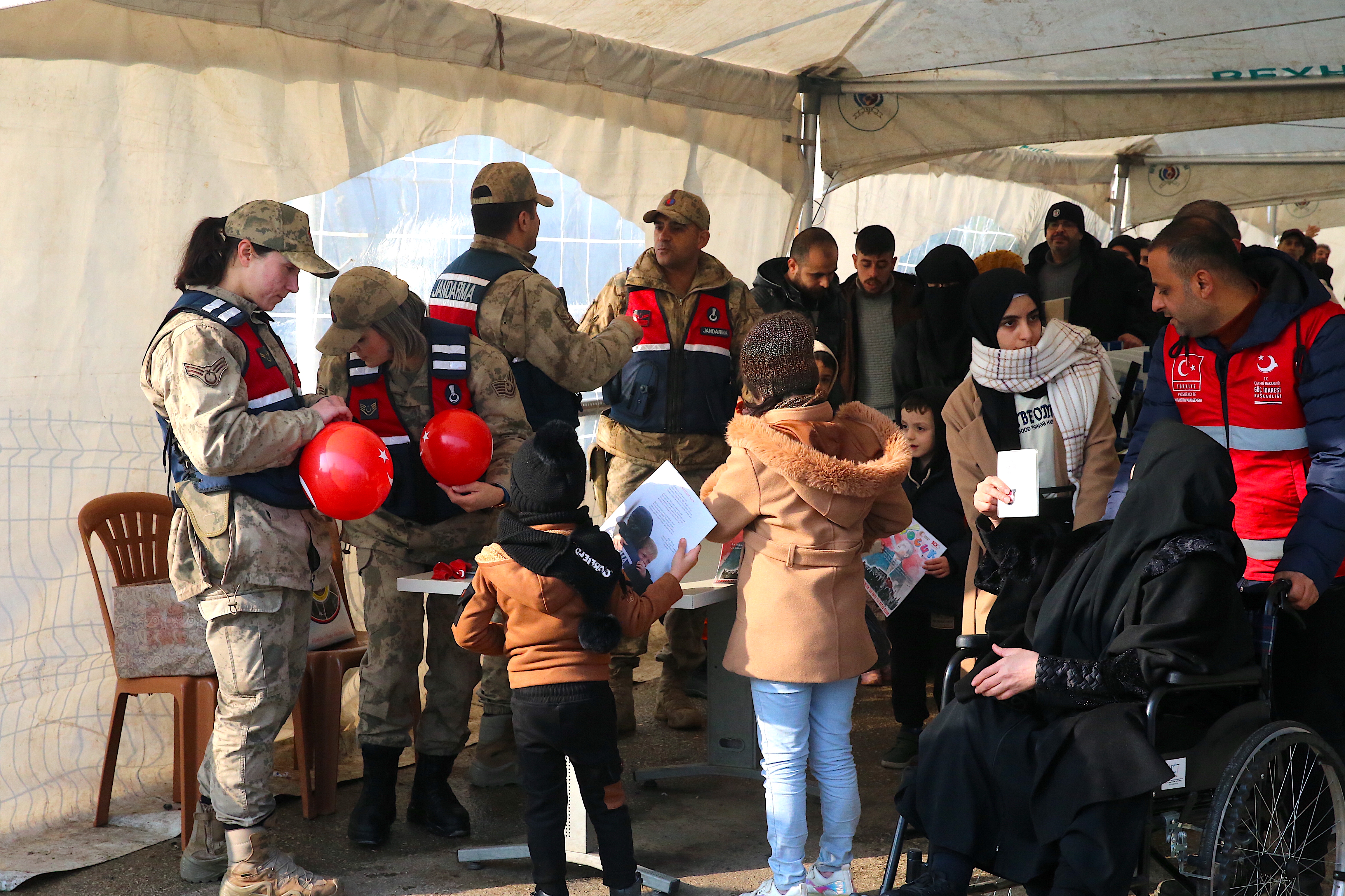 Suriyelilerin Hatay'daki Sınır Kapılarından Ülkelerine Dönüşü Sürüyor