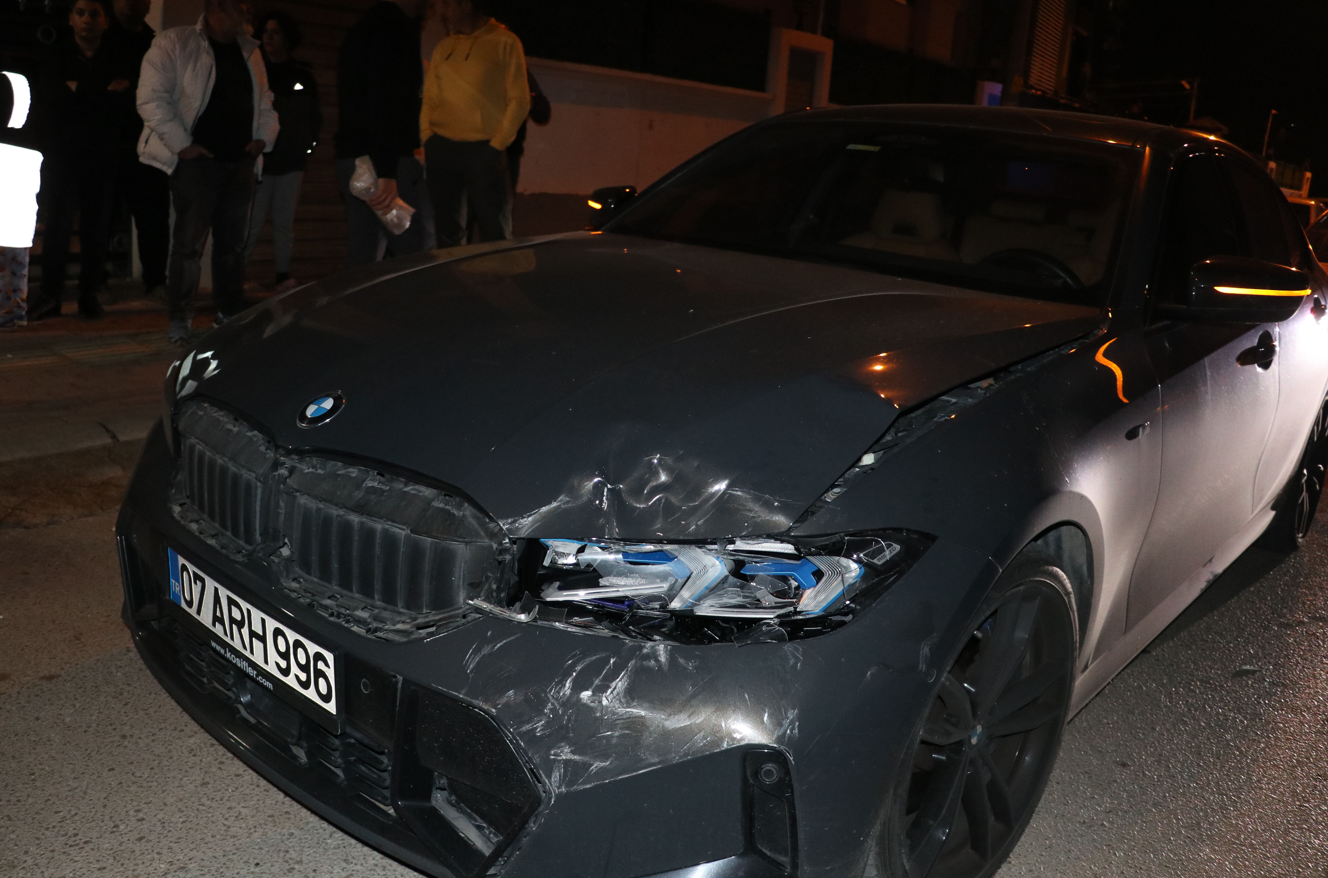 Alkollü Sürücü, Park Halindeki Araçlara Çarptı
