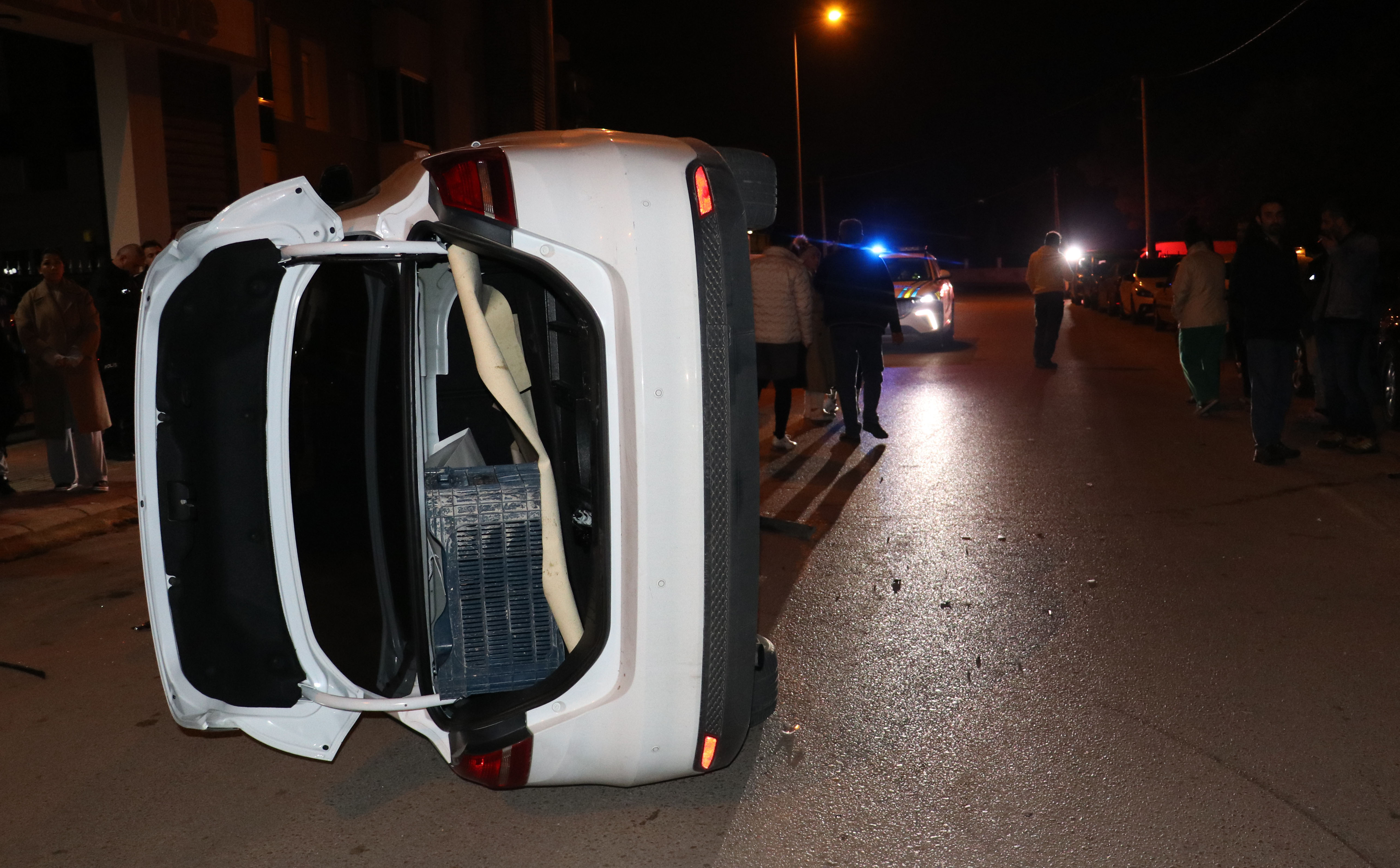 Alkollü Sürücü, Park Halindeki Araçlara Çarptı